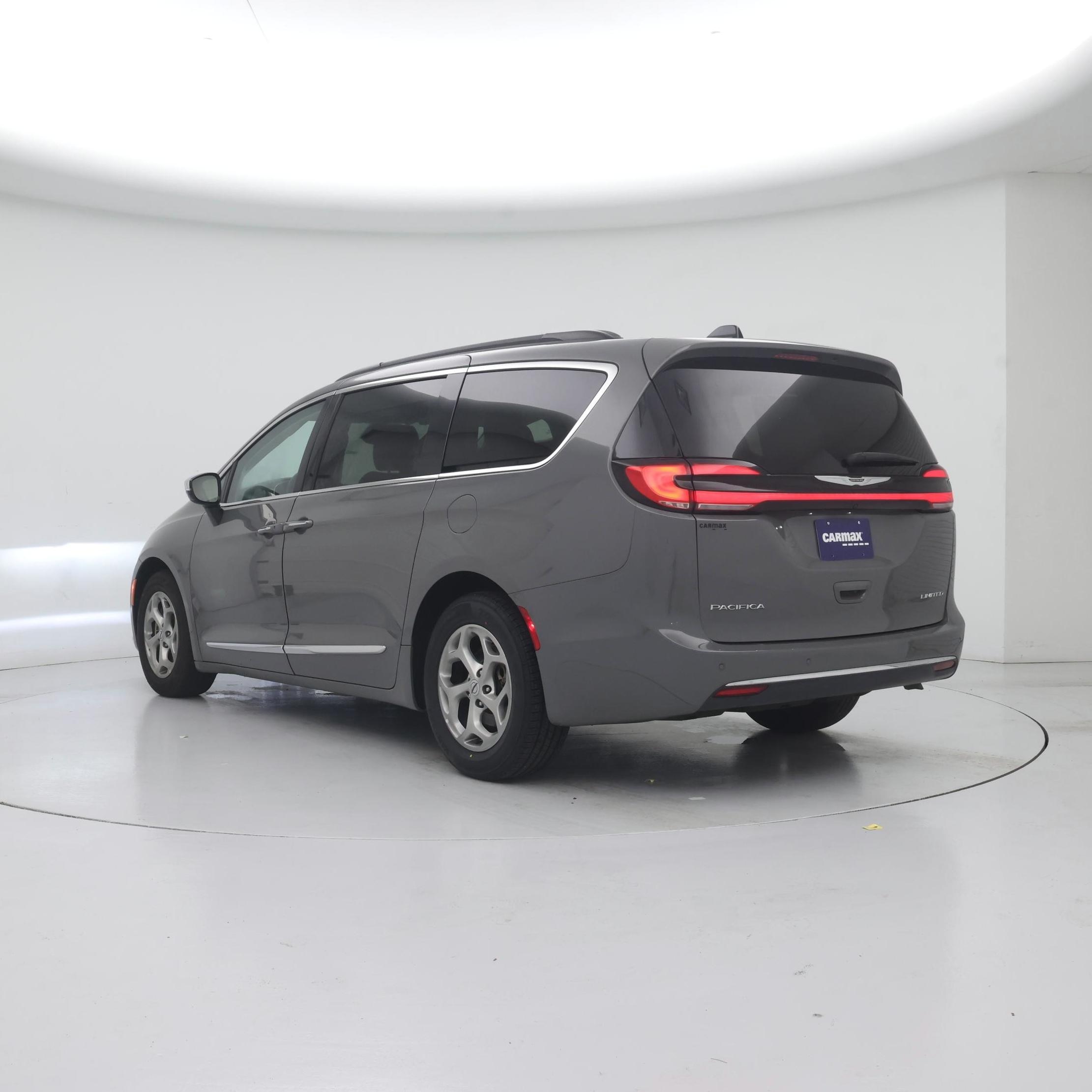 Thumbnail: 2023 Chrysler Pacifica - 2