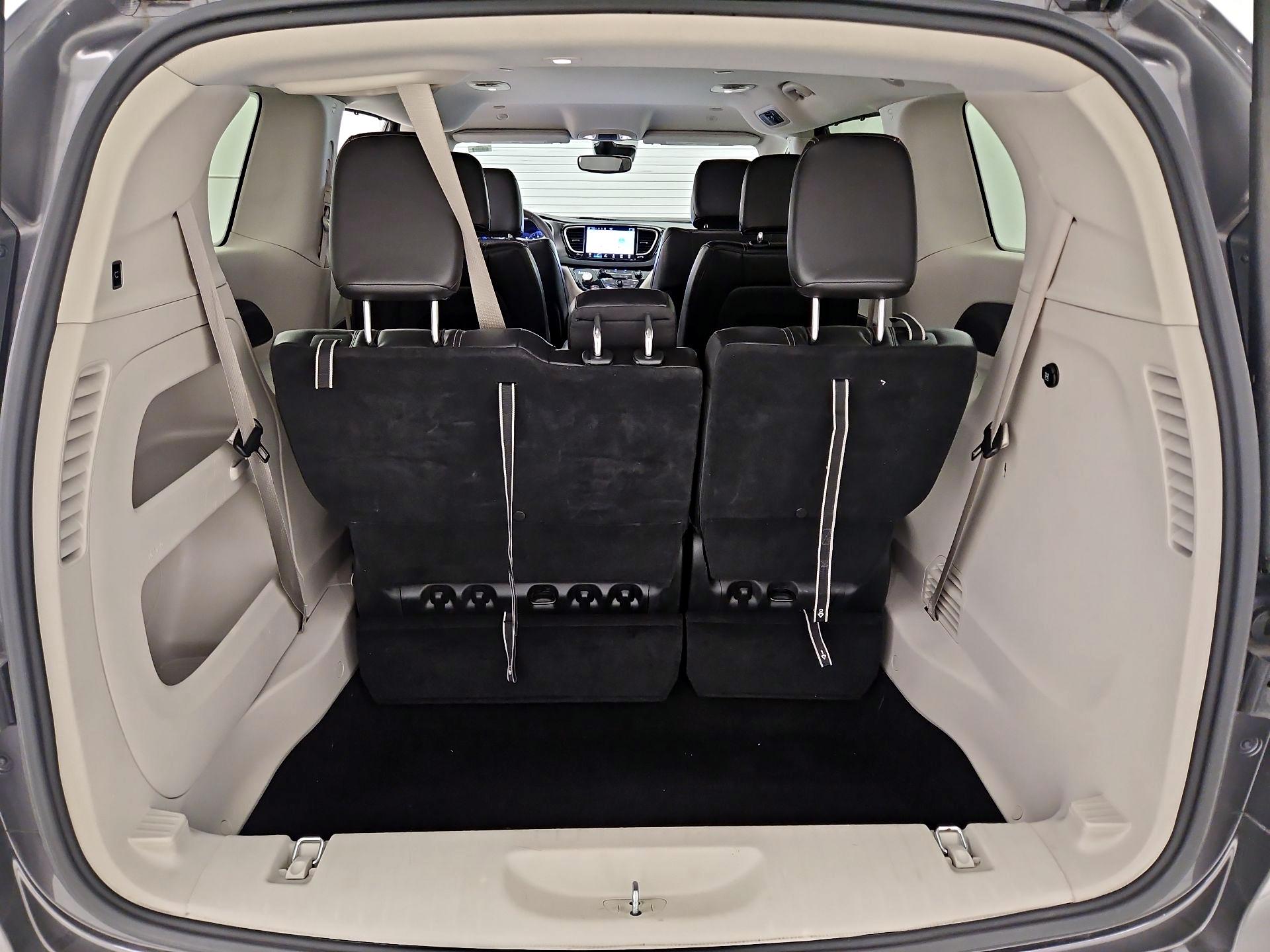 Thumbnail: 2023 Chrysler Pacifica - 19