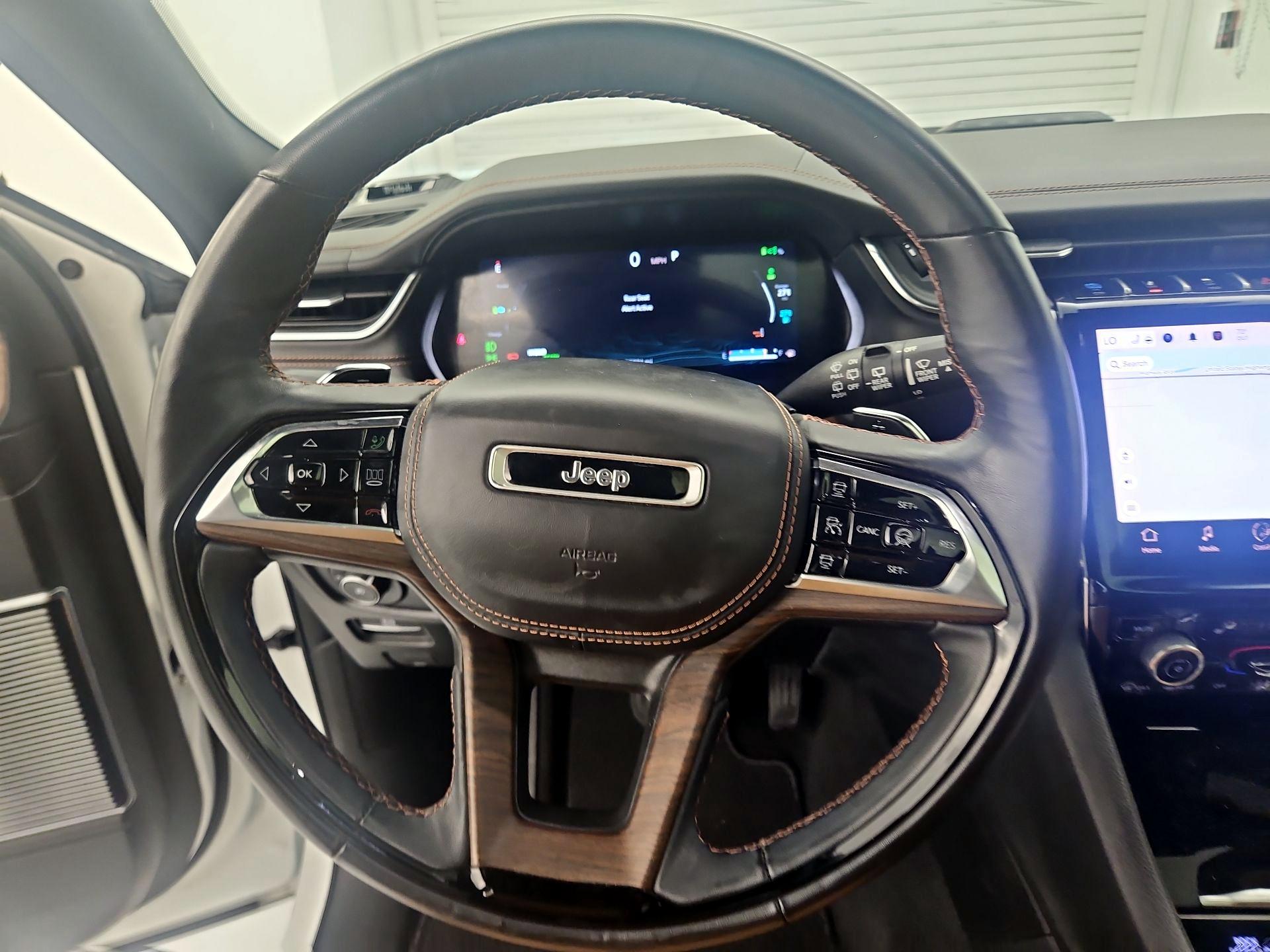 Thumbnail: 2022 Jeep Grand Cherokee - 10