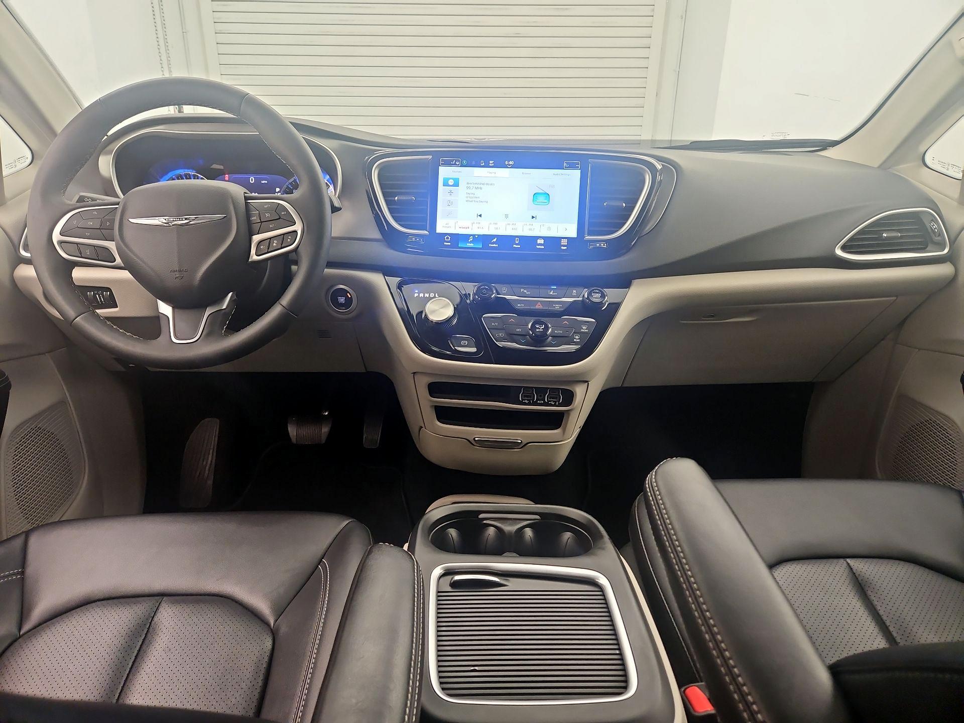 Thumbnail: 2024 Chrysler Pacifica - 9
