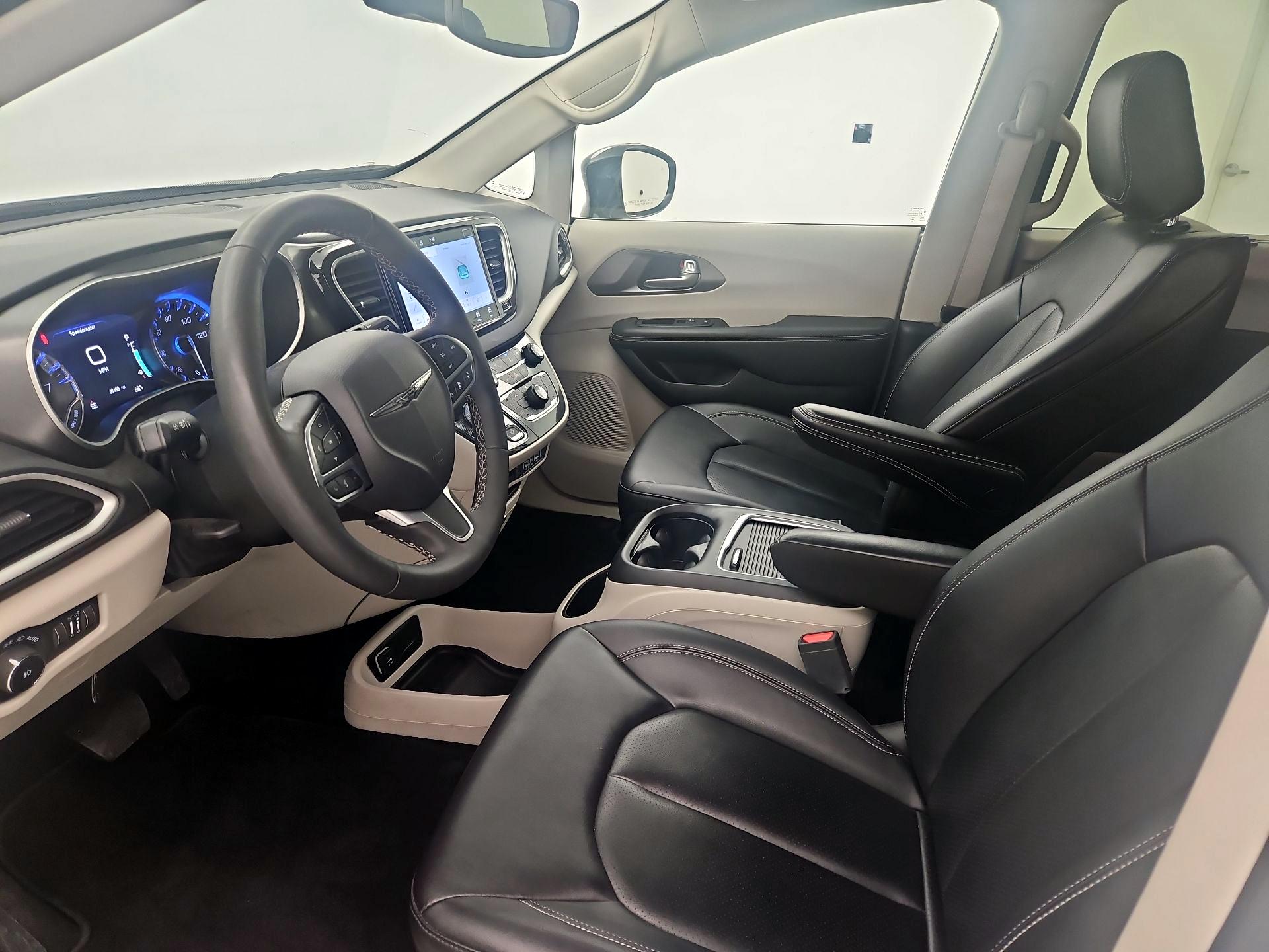 Thumbnail: 2024 Chrysler Pacifica - 11