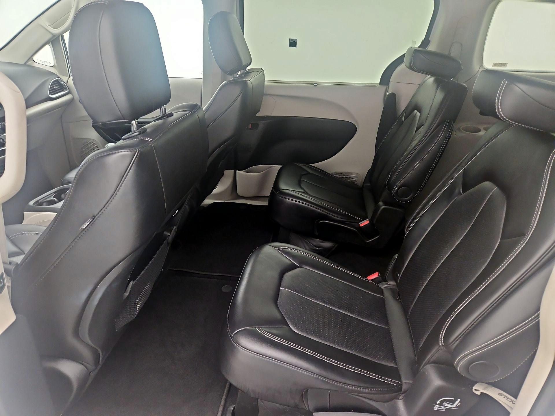 Thumbnail: 2024 Chrysler Pacifica - 19