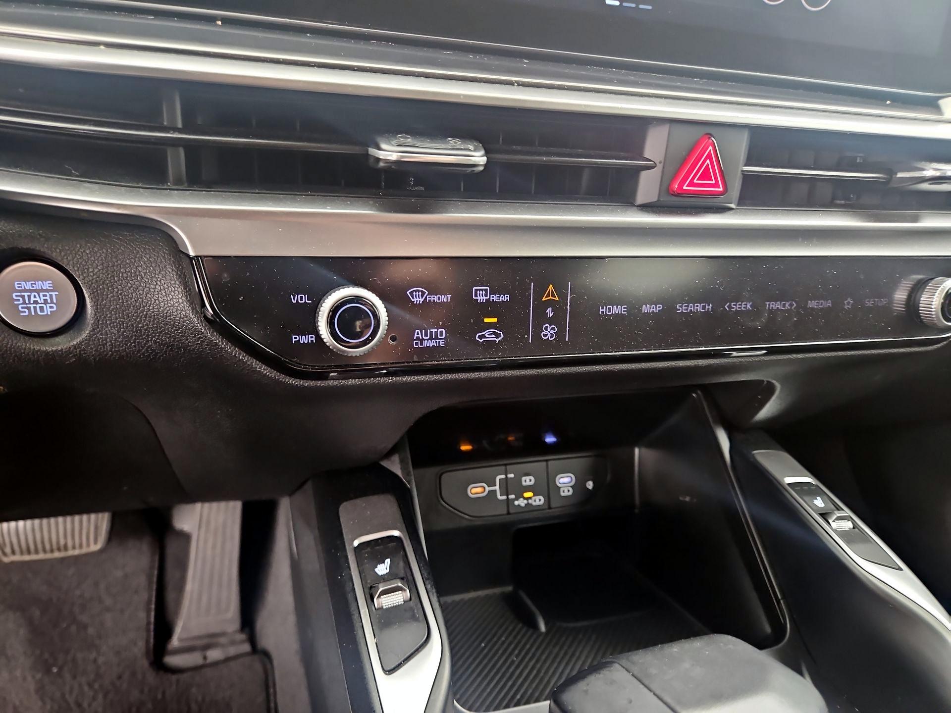 Thumbnail: 2024 Kia Sorento - 17