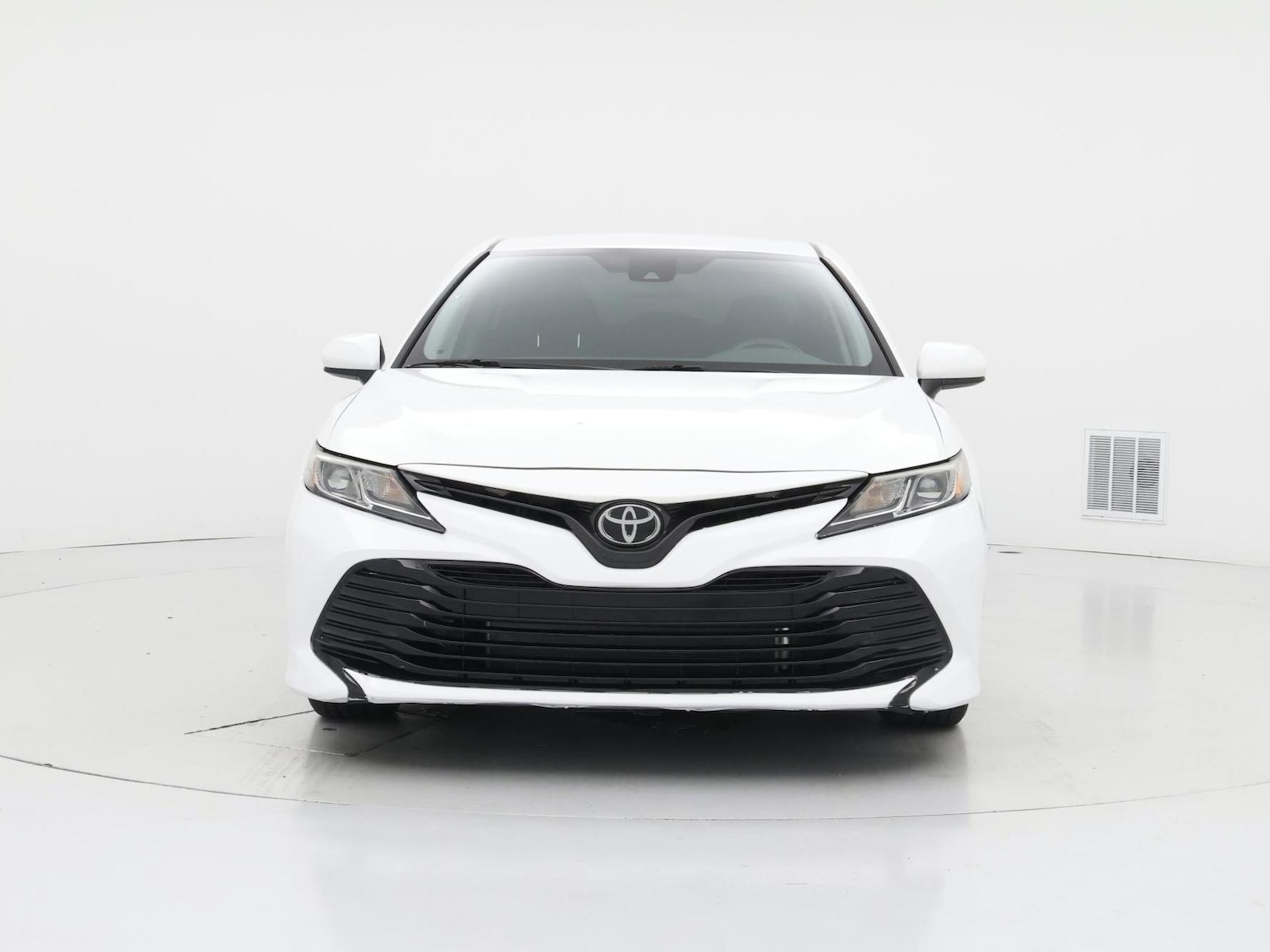 2020 Toyota Camry LE - Photo 6