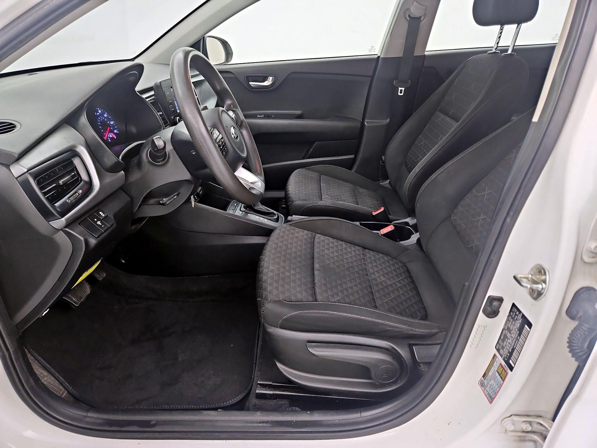 Thumbnail: 2019 Kia Rio - 11