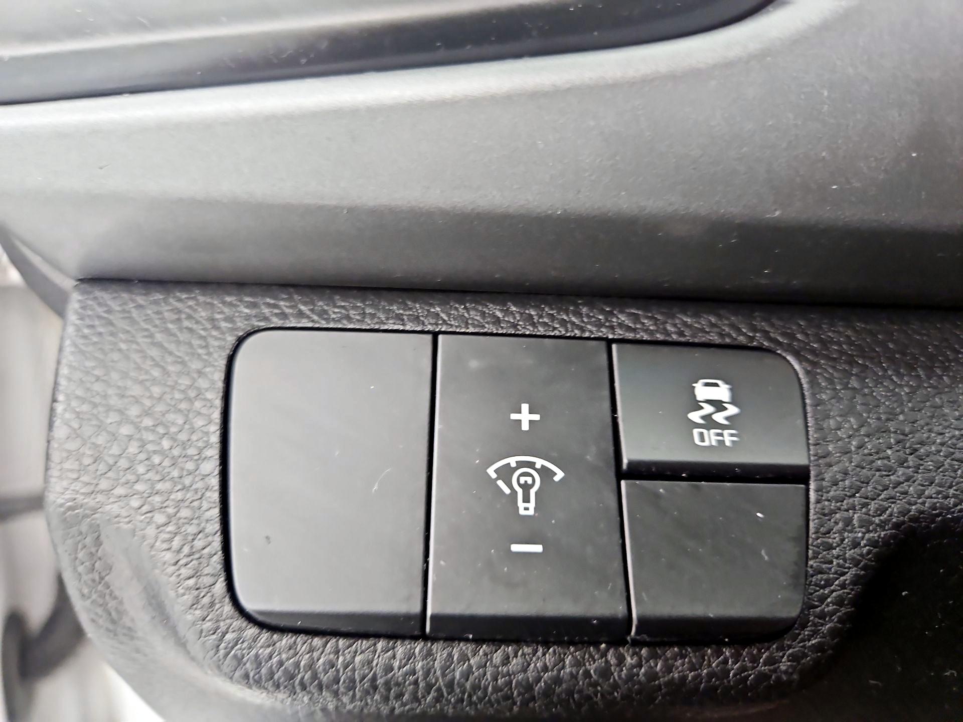 Thumbnail: 2019 Kia Rio - 13