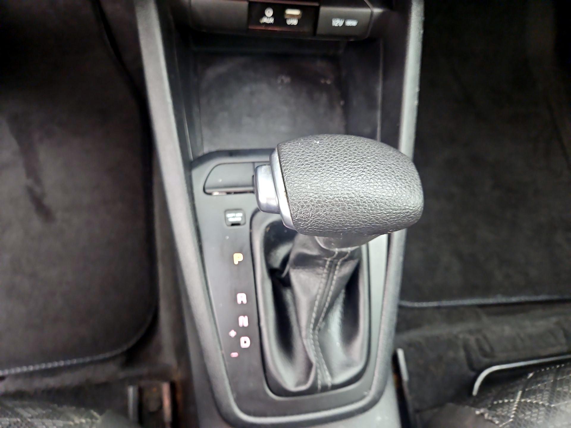 Thumbnail: 2019 Kia Rio - 17