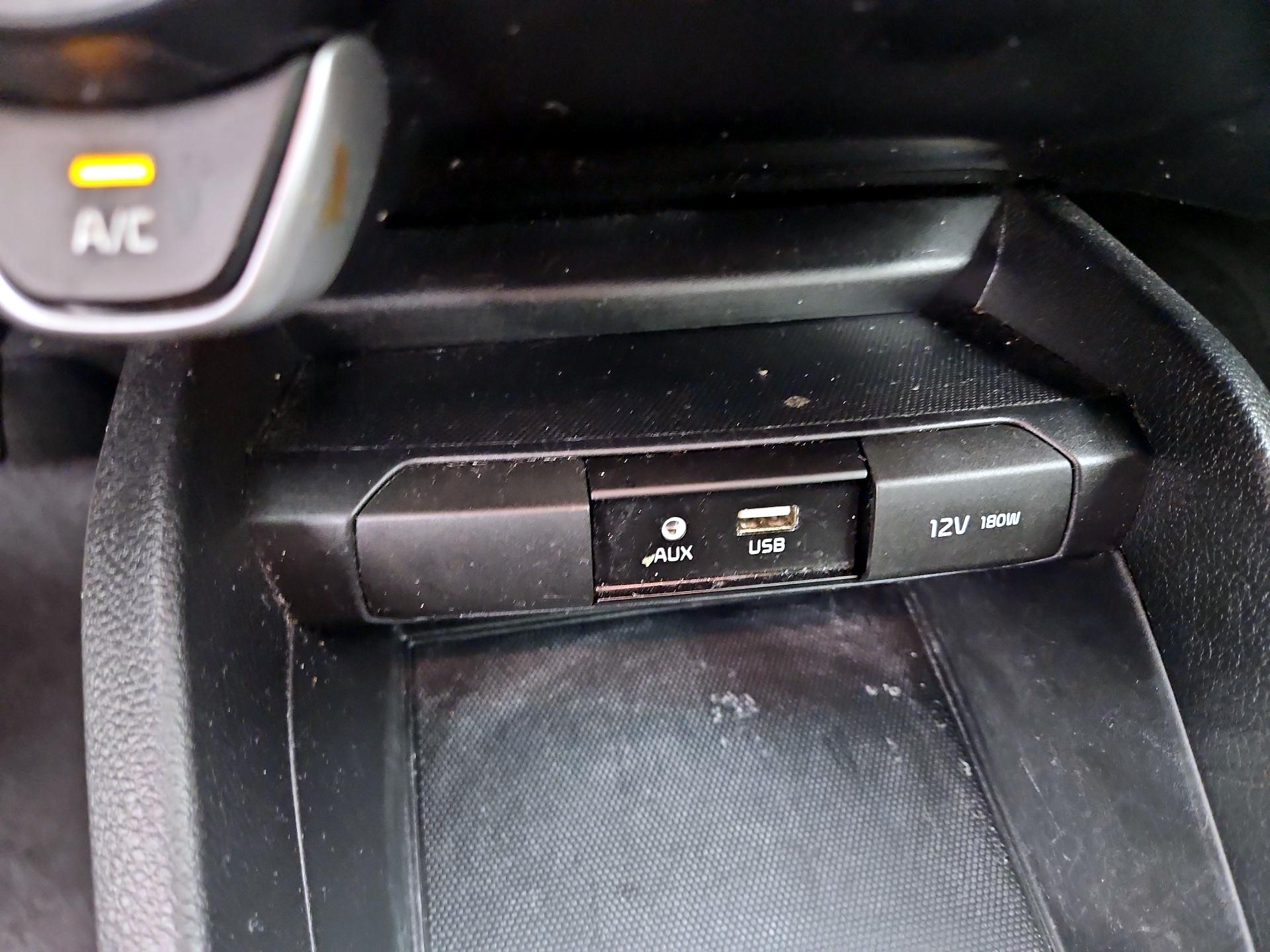 Thumbnail: 2019 Kia Rio - 18