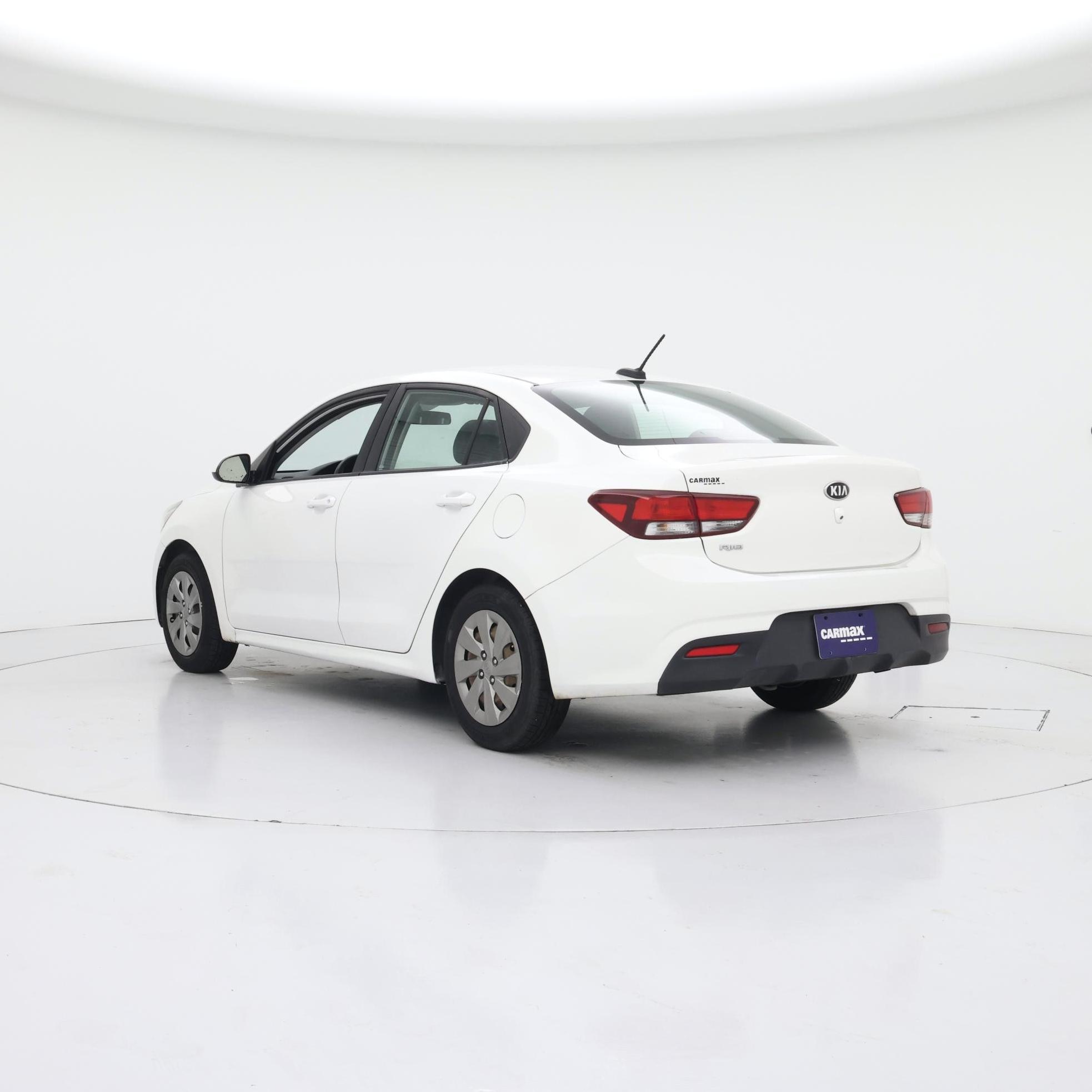Thumbnail: 2019 Kia Rio - 2