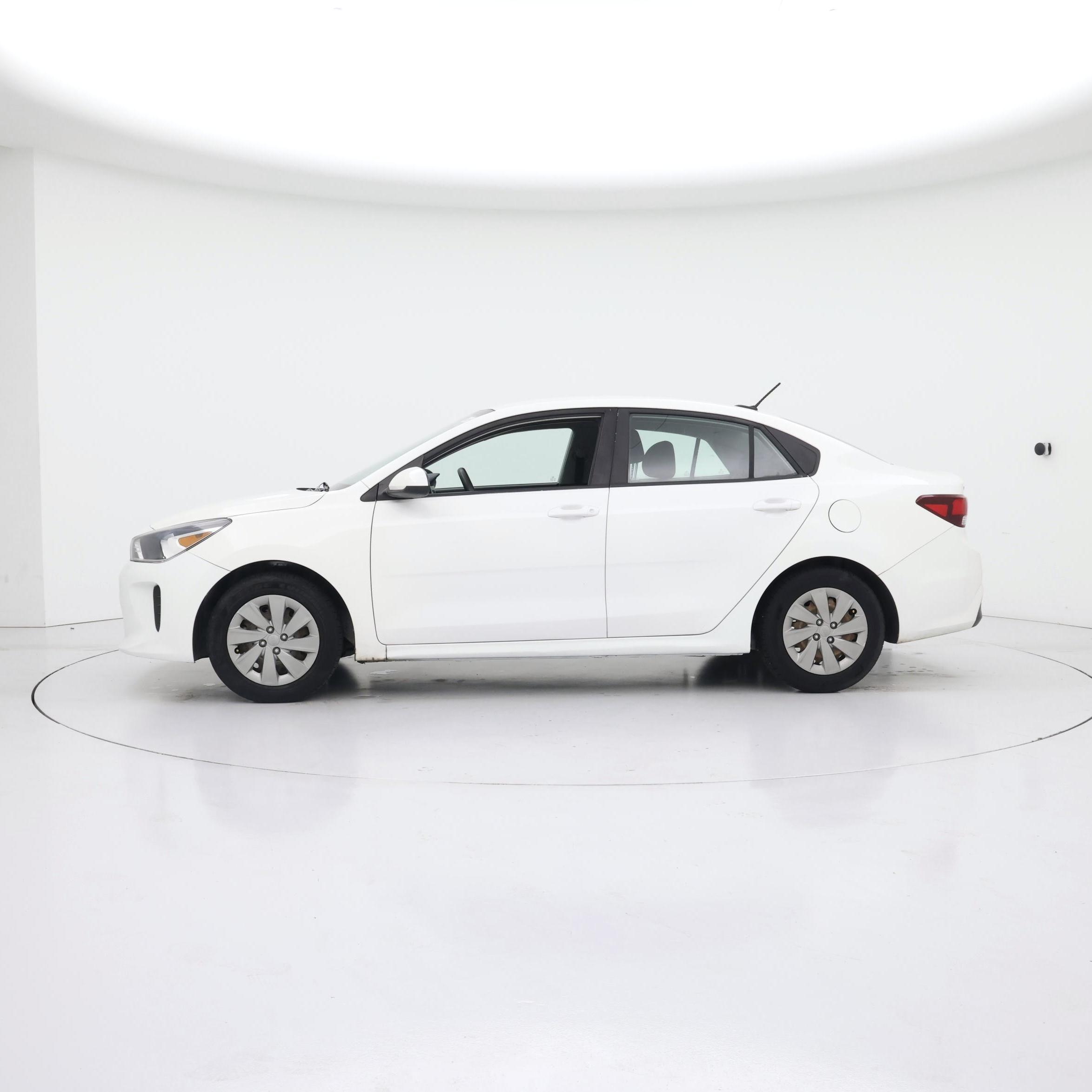 Thumbnail: 2019 Kia Rio - 3