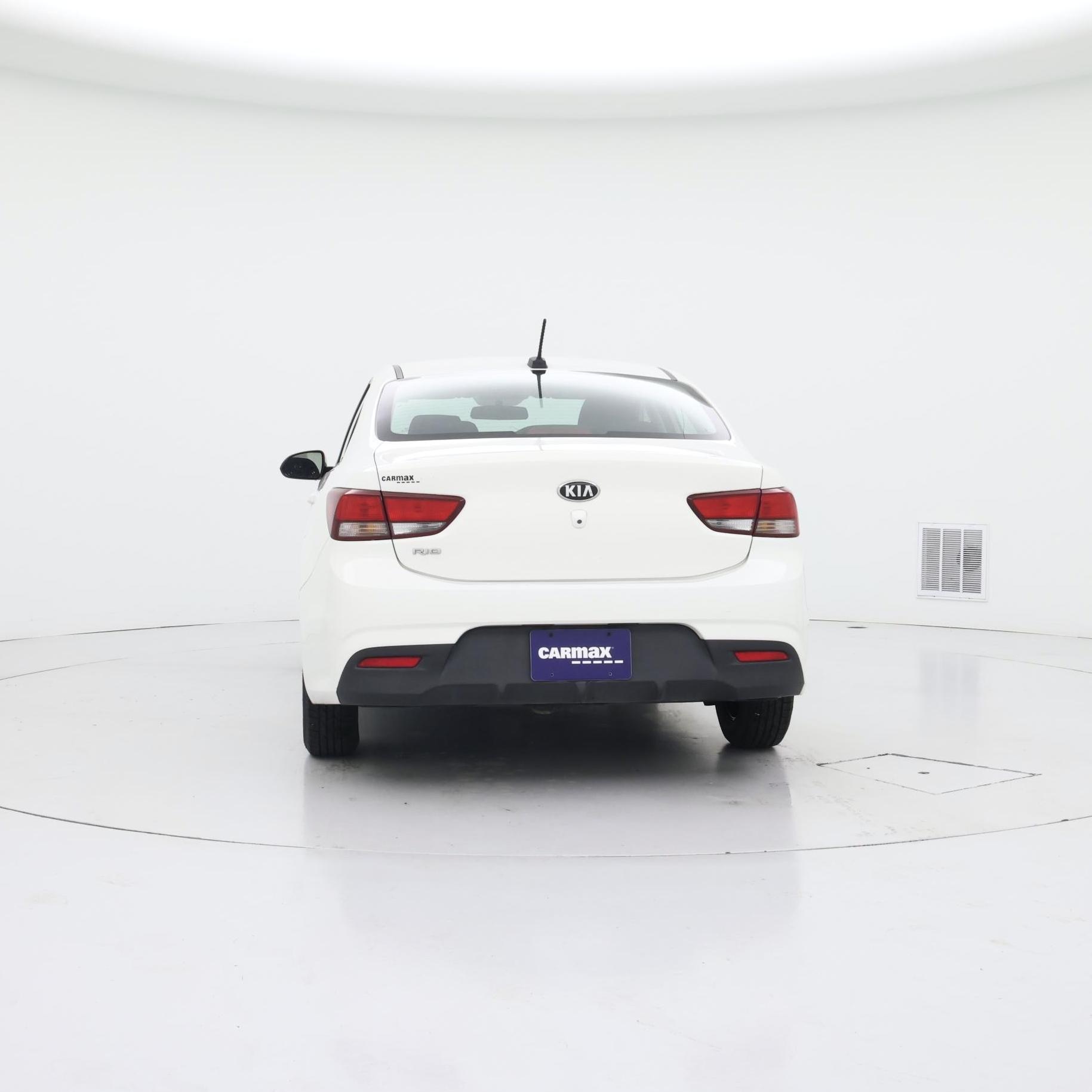 Thumbnail: 2019 Kia Rio - 6