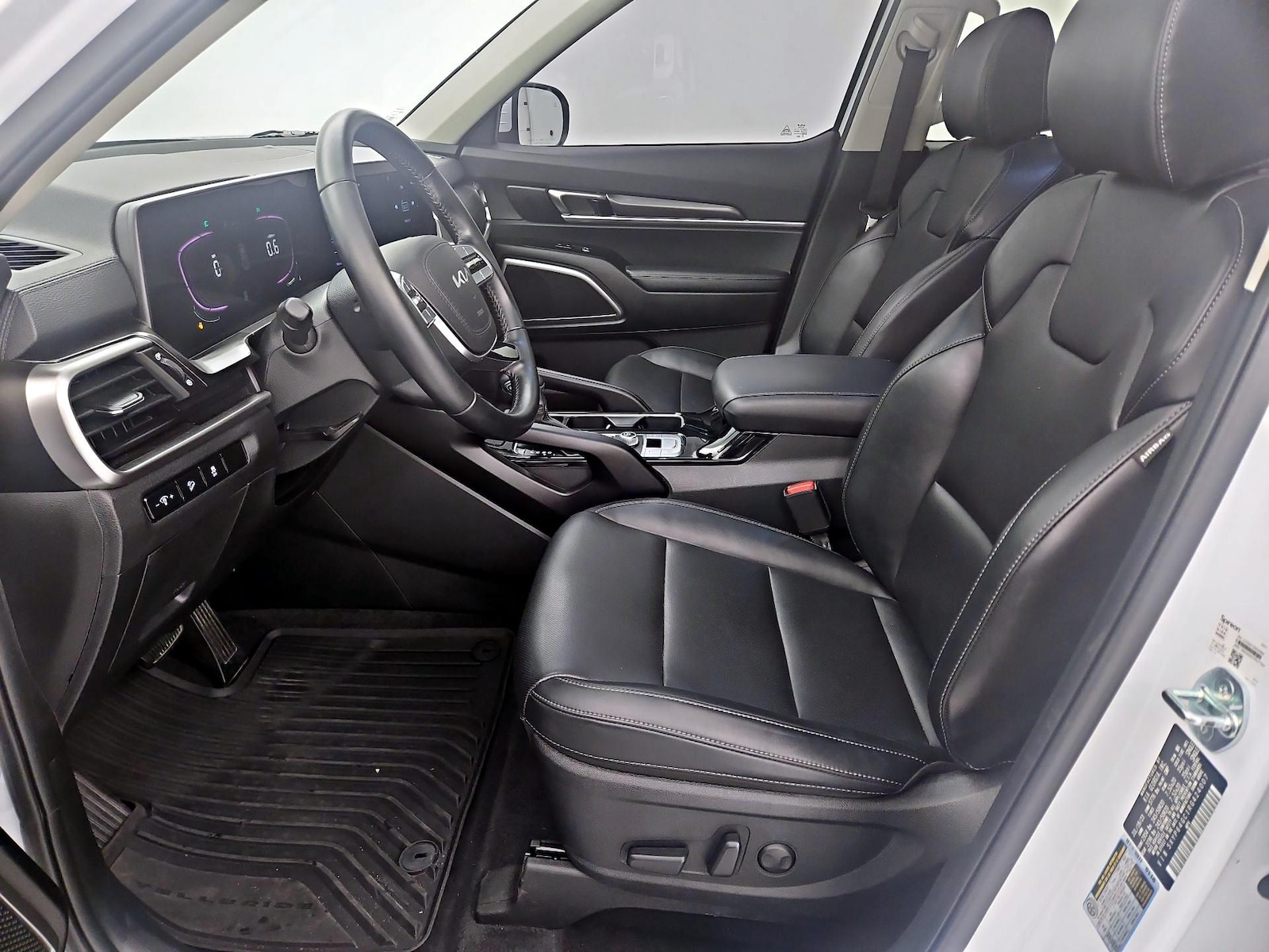 2024 Kia Telluride S - Photo 12