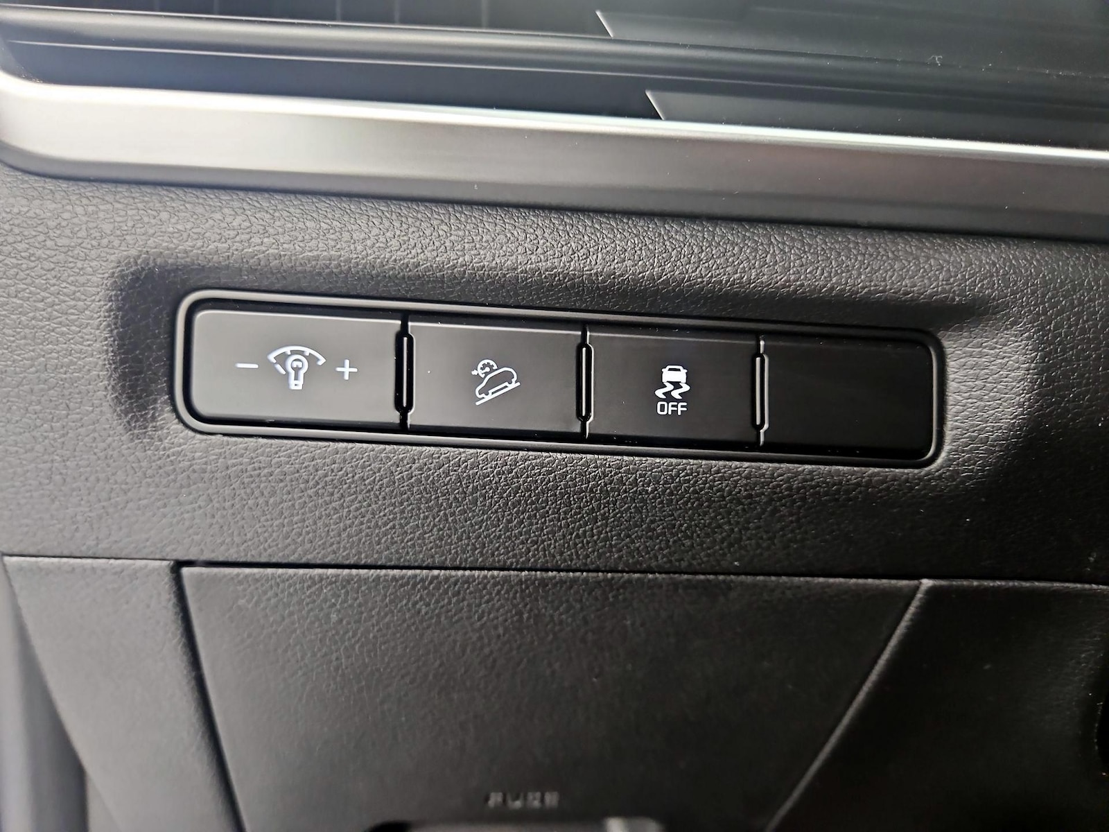 2024 Kia Telluride S - Photo 14