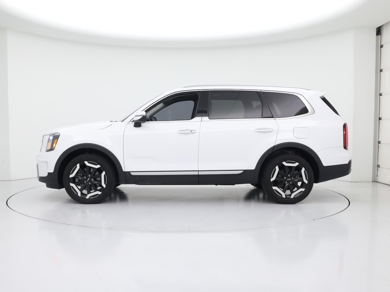 2024 Kia Telluride S - Photo 4