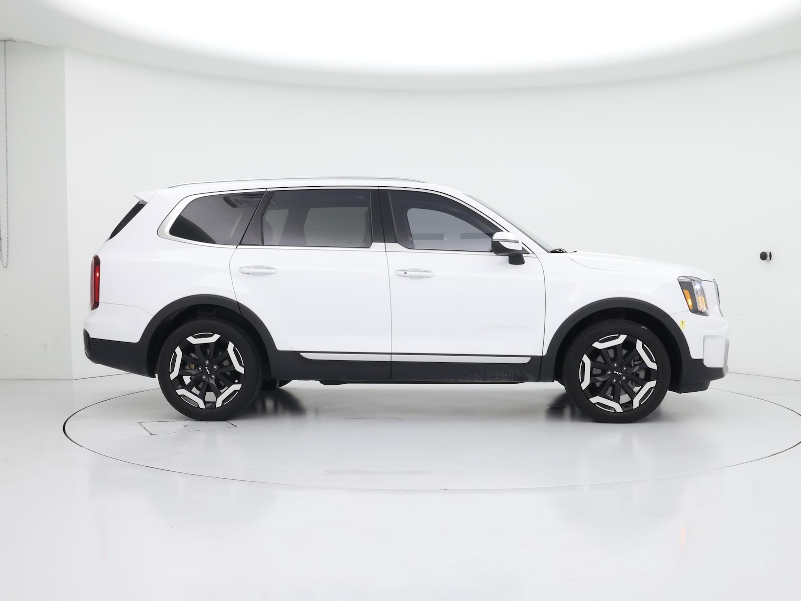 2024 Kia Telluride S - Photo 8