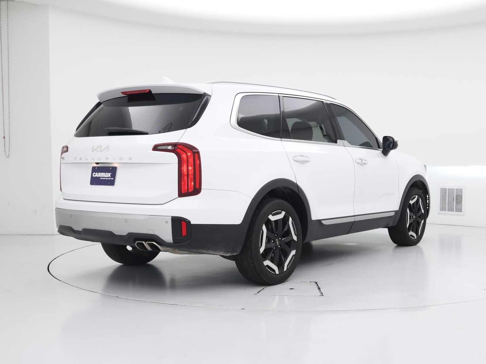 2024 Kia Telluride S - Photo 9