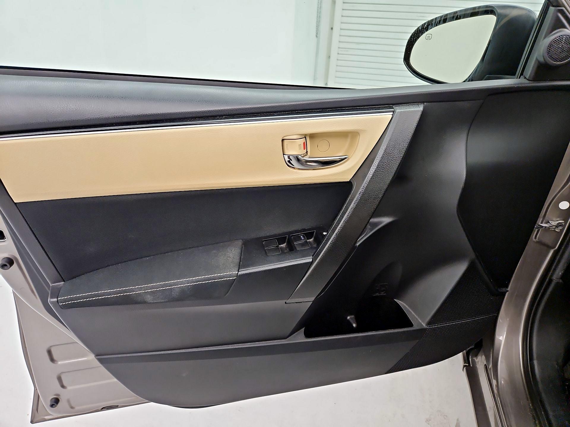 Thumbnail: 2018 Toyota Corolla - 12