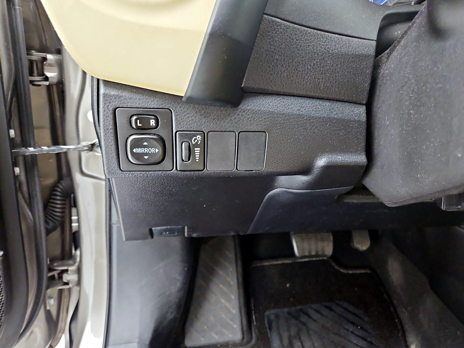 Thumbnail: 2018 Toyota Corolla - 13