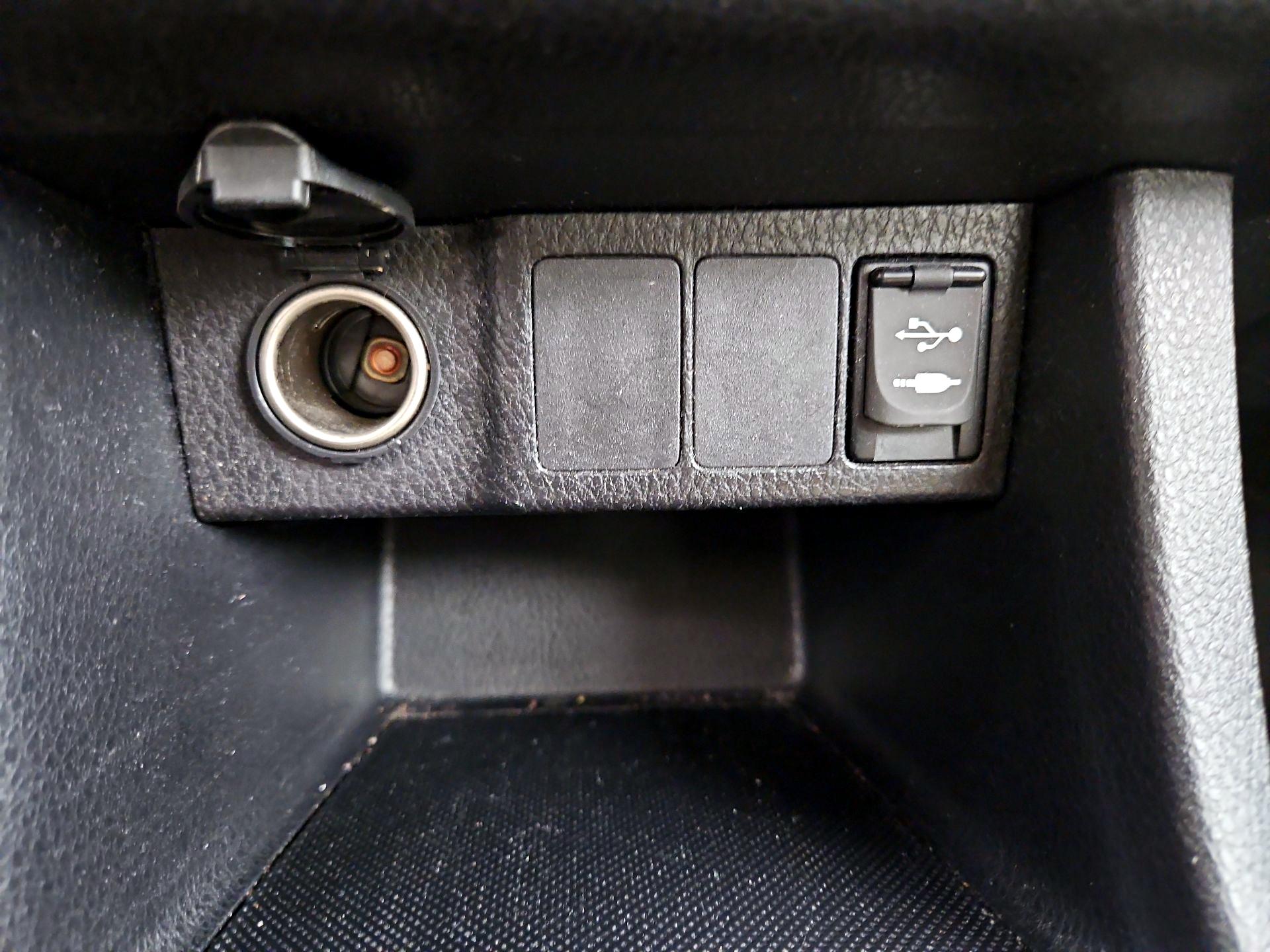 Thumbnail: 2018 Toyota Corolla - 18