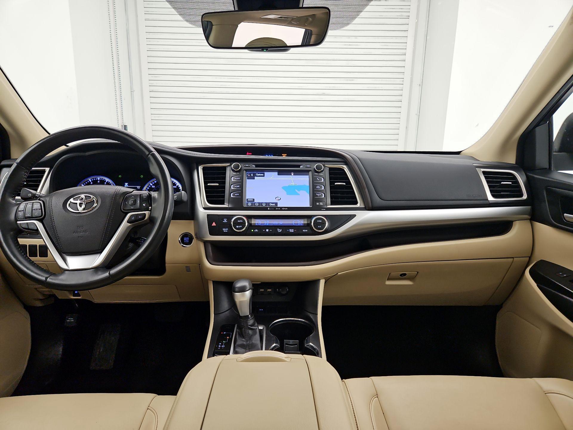 Thumbnail: 2019 Toyota Highlander - 9