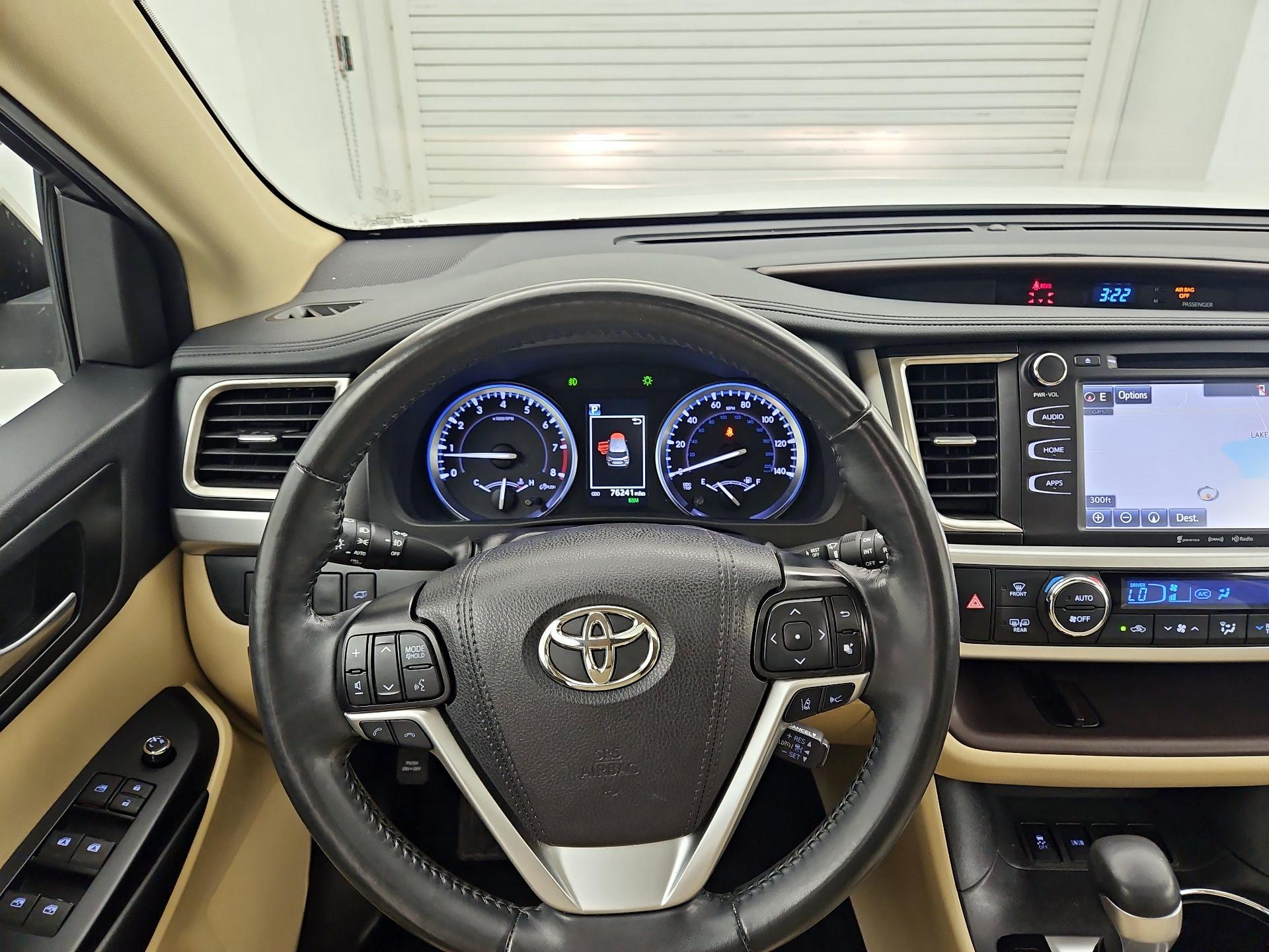Thumbnail: 2019 Toyota Highlander - 10