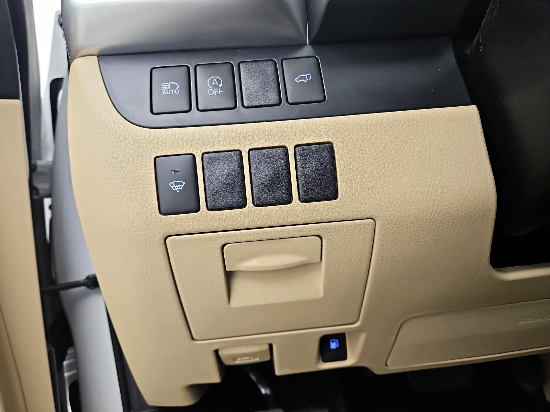 Thumbnail: 2019 Toyota Highlander - 13