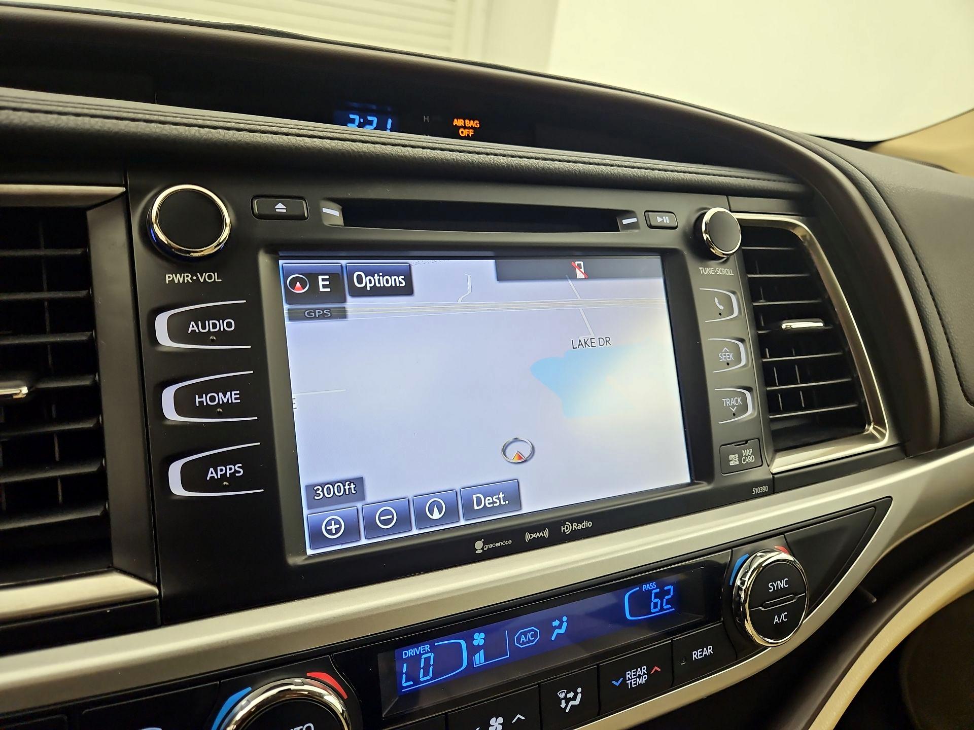 Thumbnail: 2019 Toyota Highlander - 14