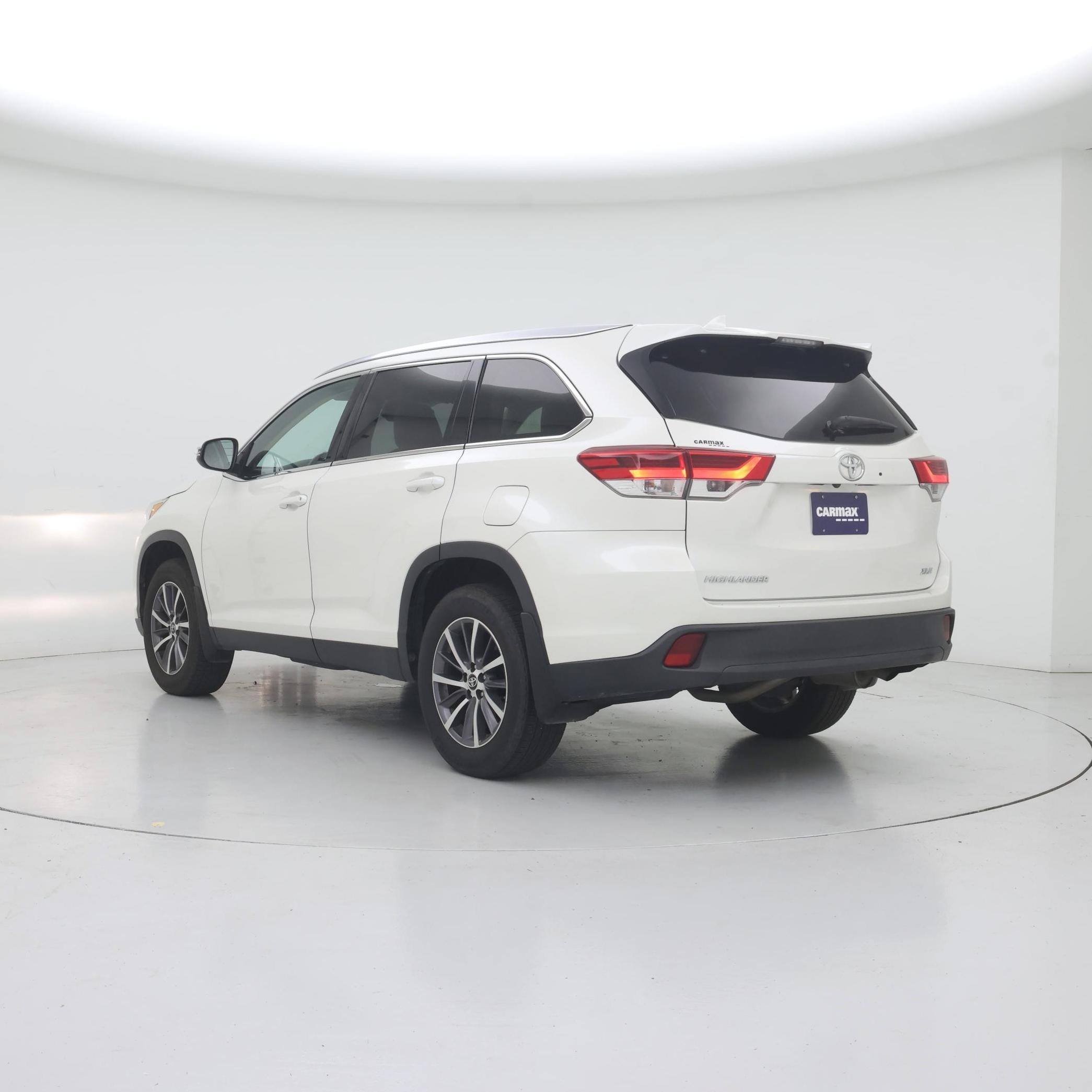 Thumbnail: 2019 Toyota Highlander - 2