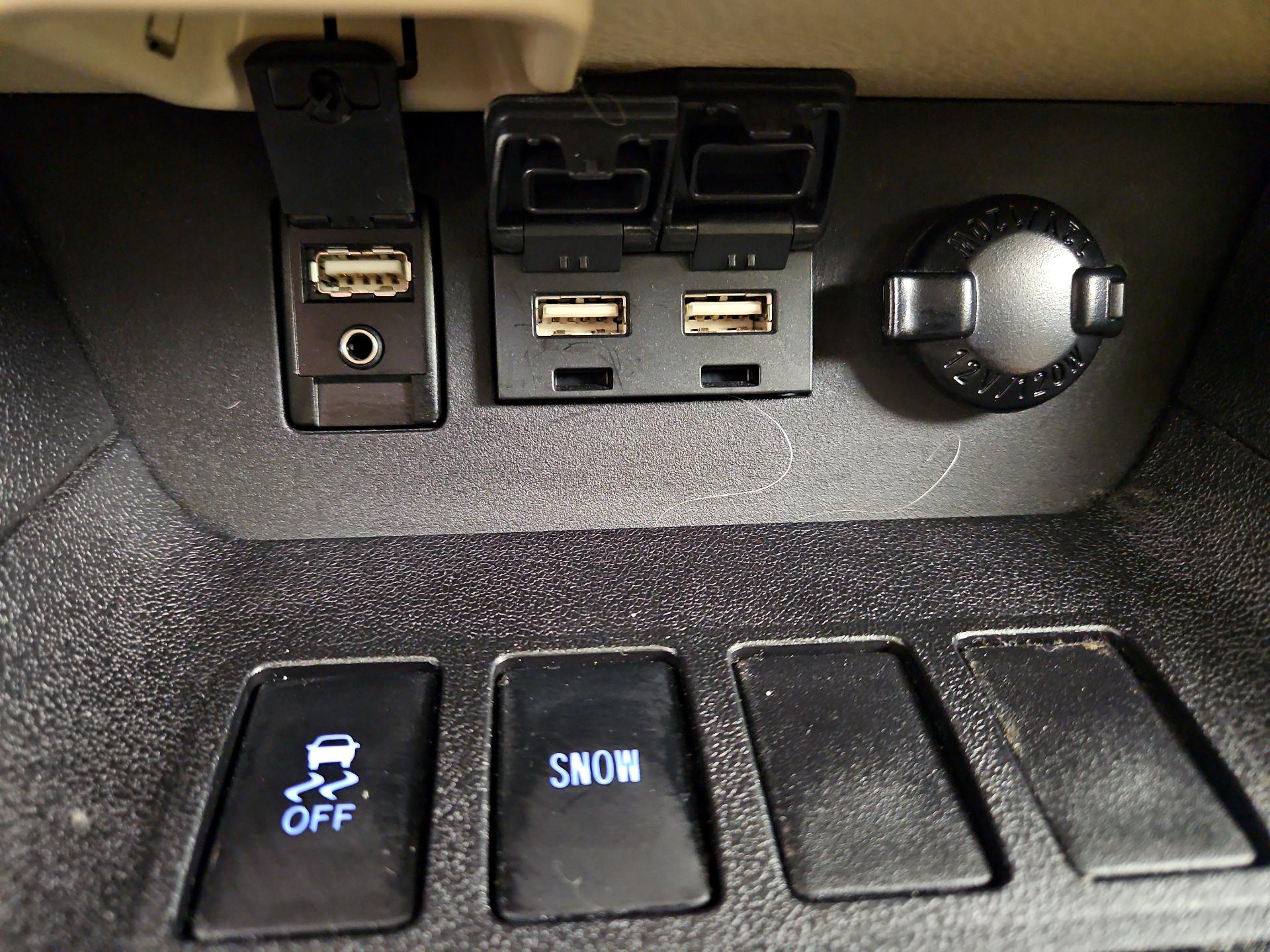 Thumbnail: 2019 Toyota Highlander - 19