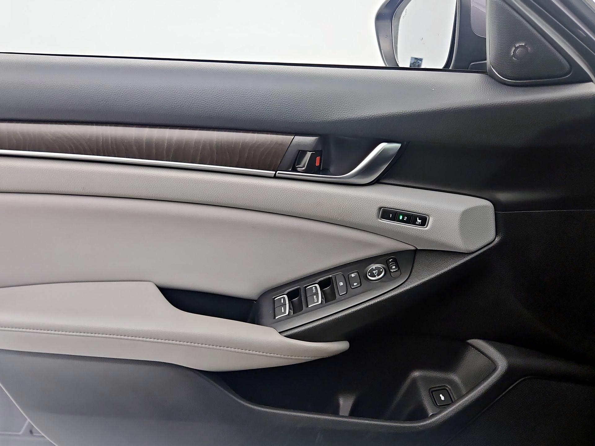 Thumbnail: 2018 Honda Accord - 12