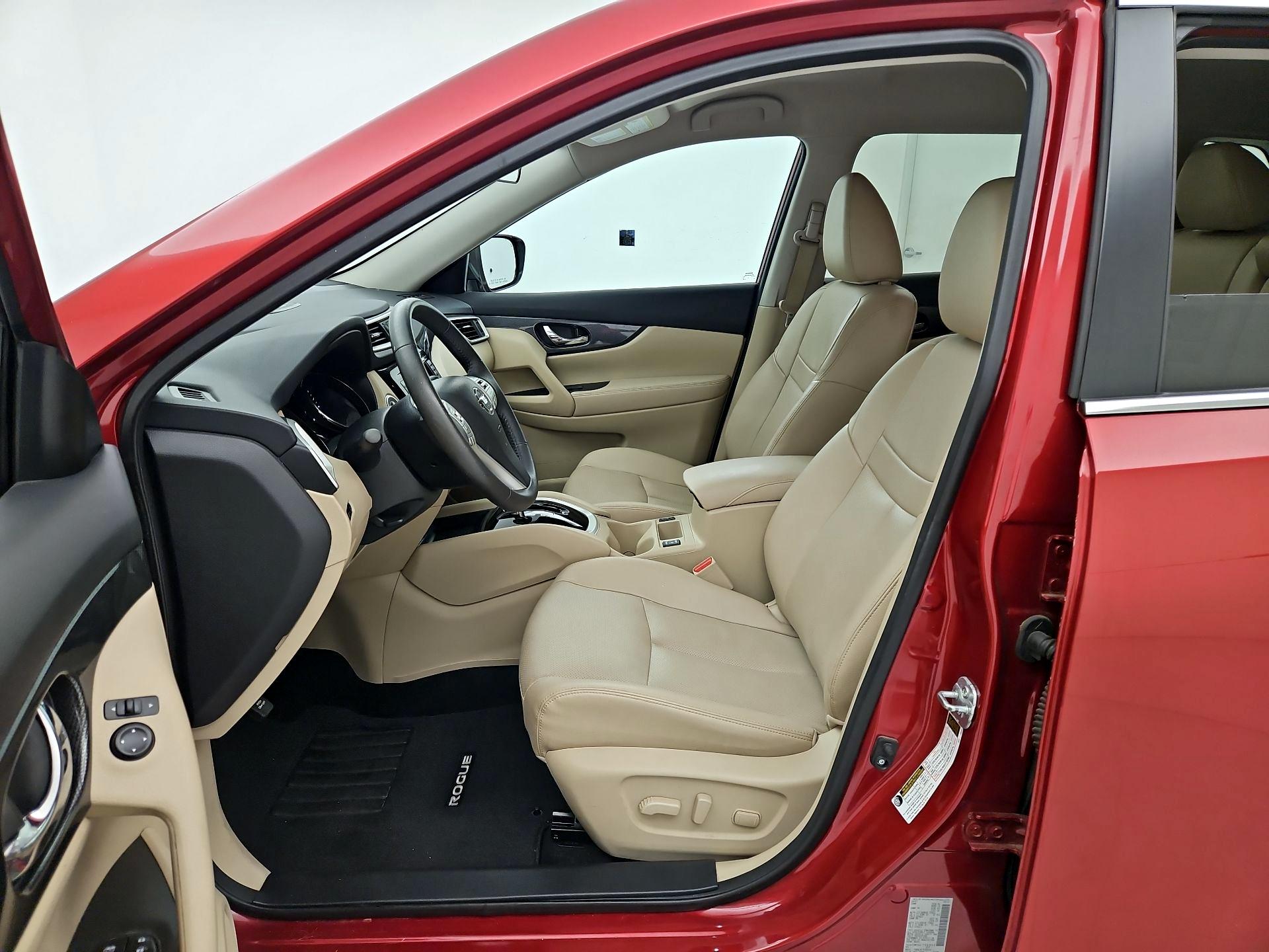 Thumbnail: 2016 Nissan Rogue - 11