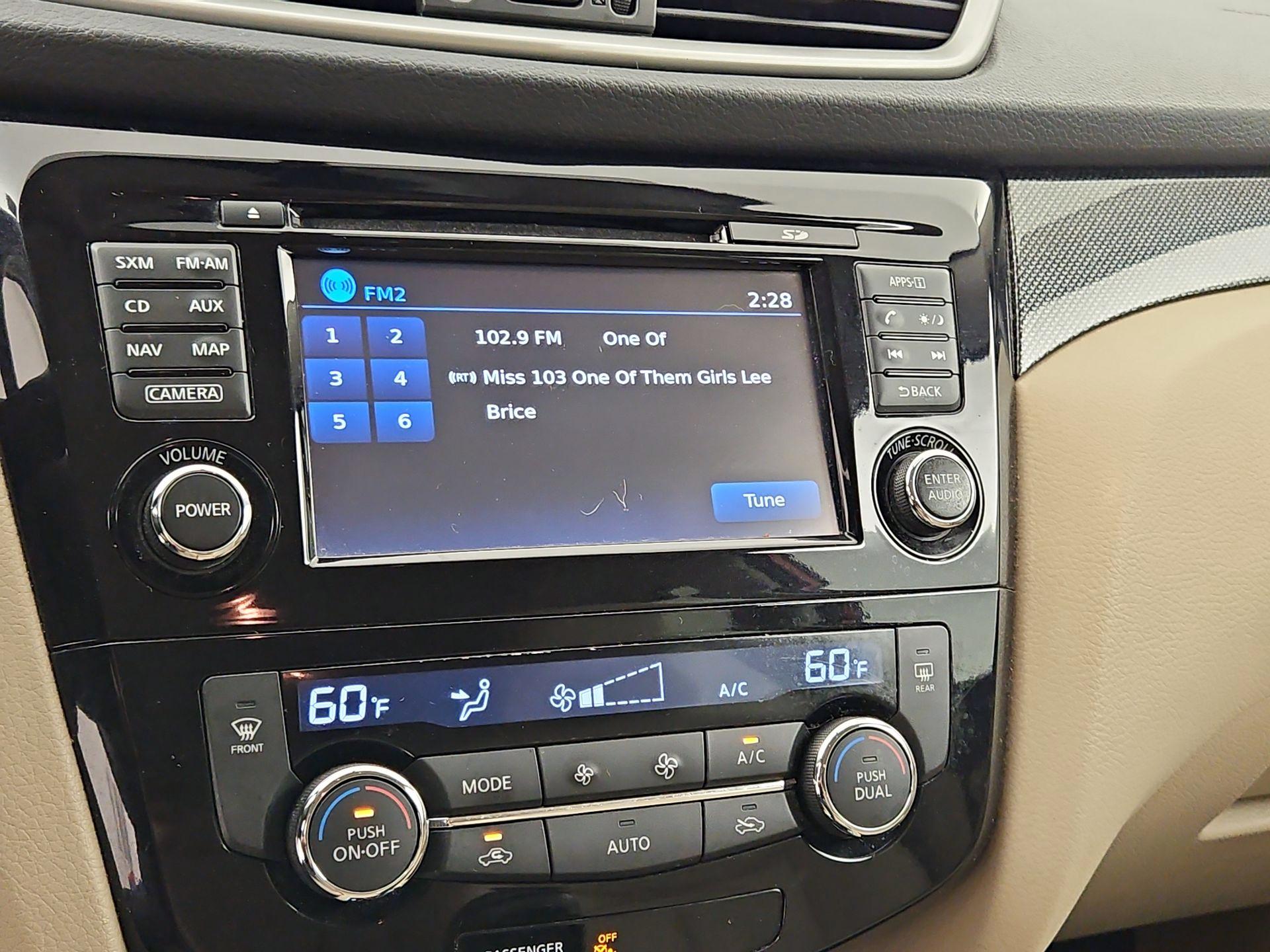 Thumbnail: 2016 Nissan Rogue - 16