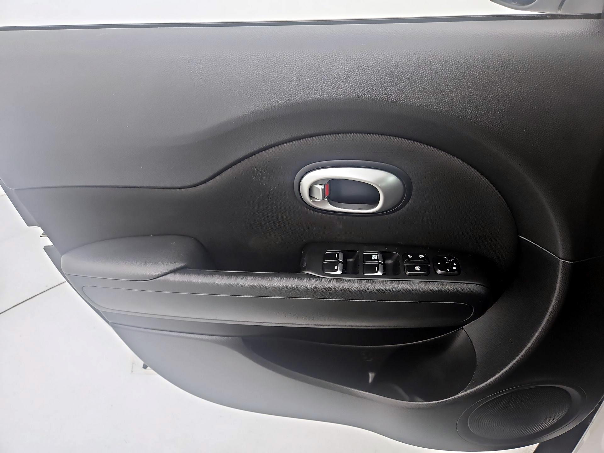 Thumbnail: 2017 Kia Soul - 12