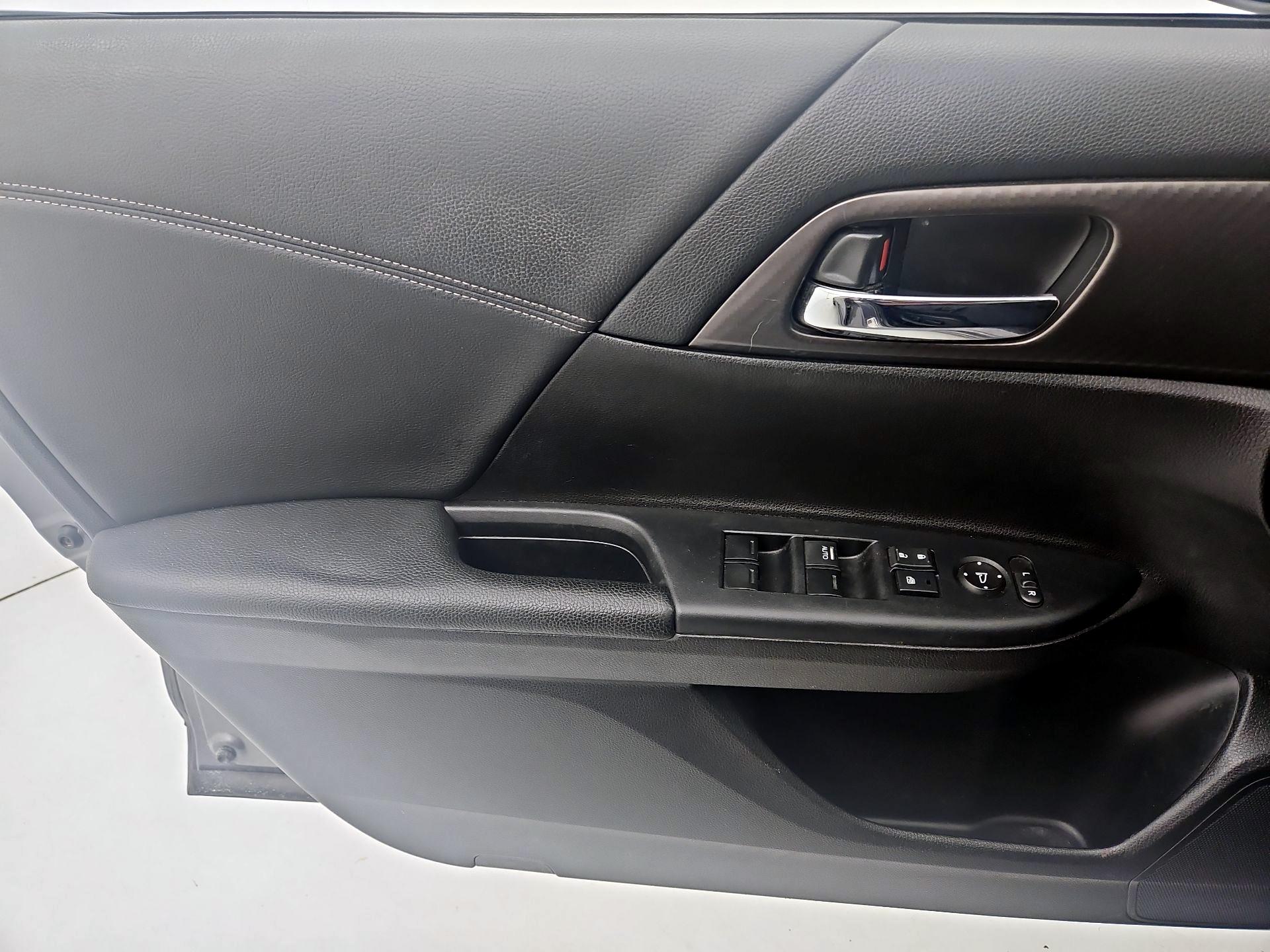 Thumbnail: 2016 Honda Accord - 12