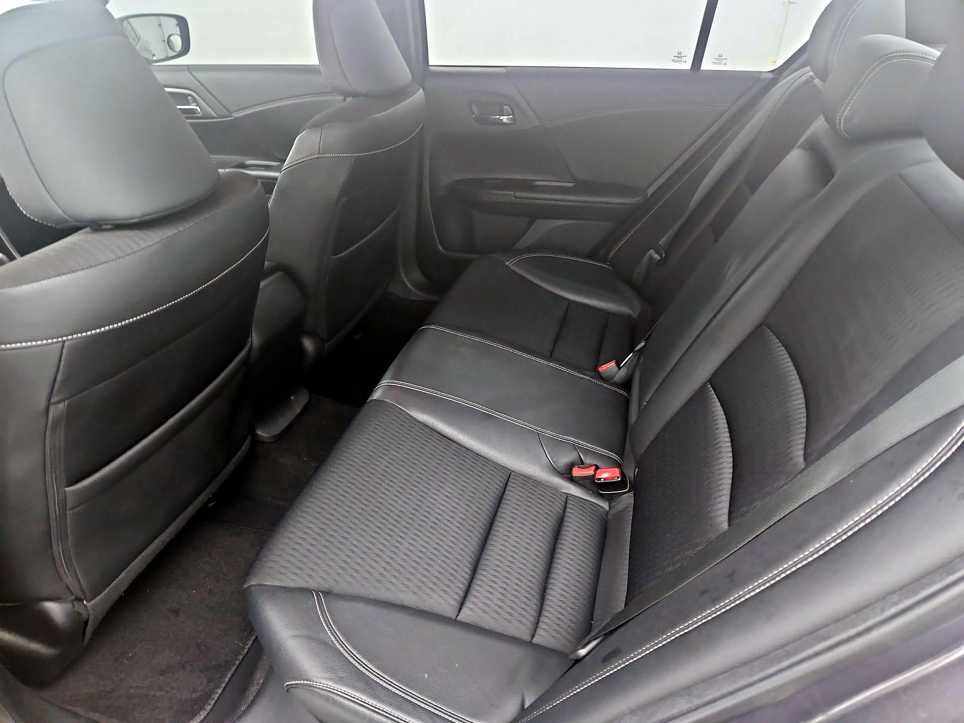 Thumbnail: 2016 Honda Accord - 19
