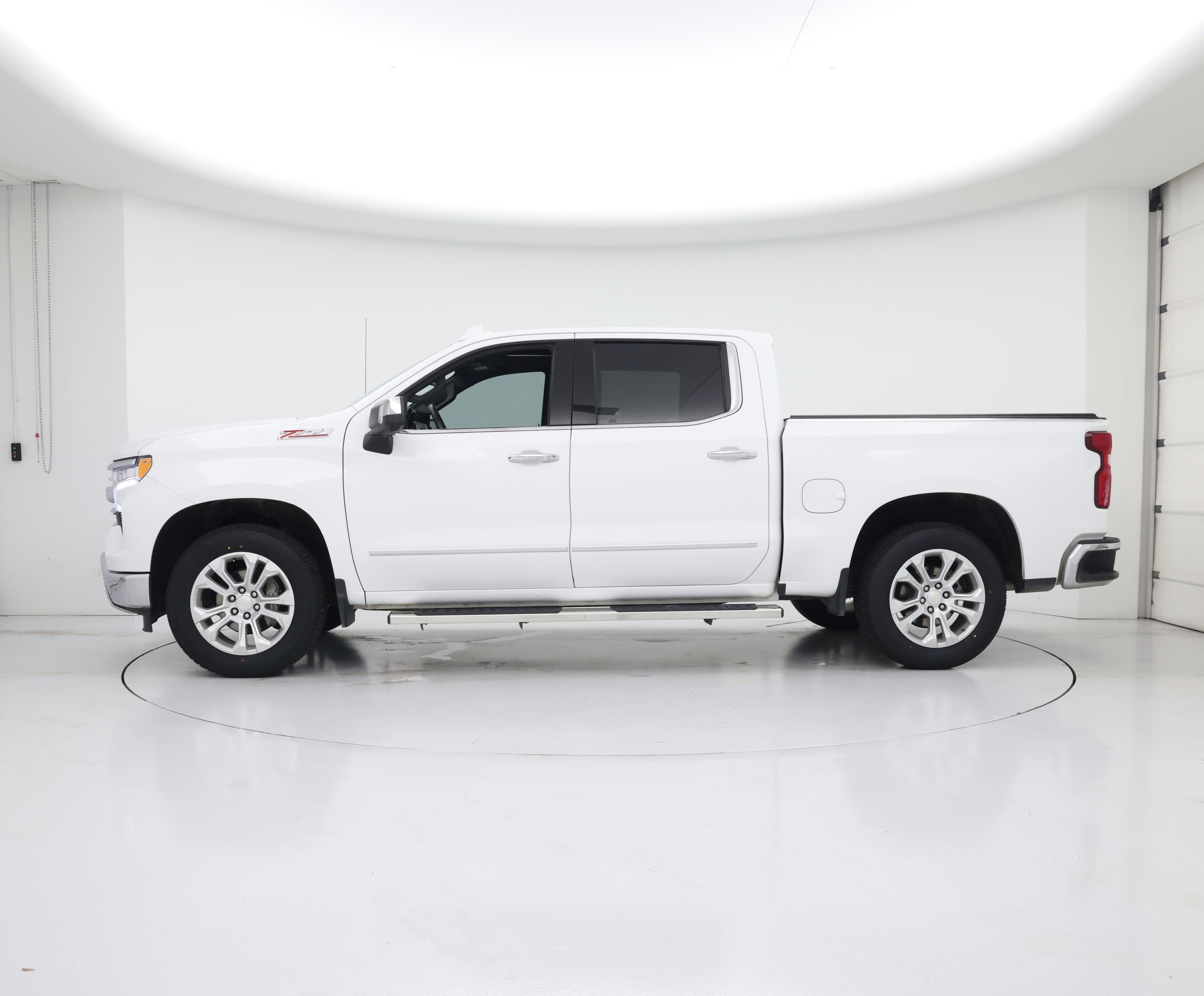 Thumbnail: 2022 Chevrolet Silverado 1500 - 3