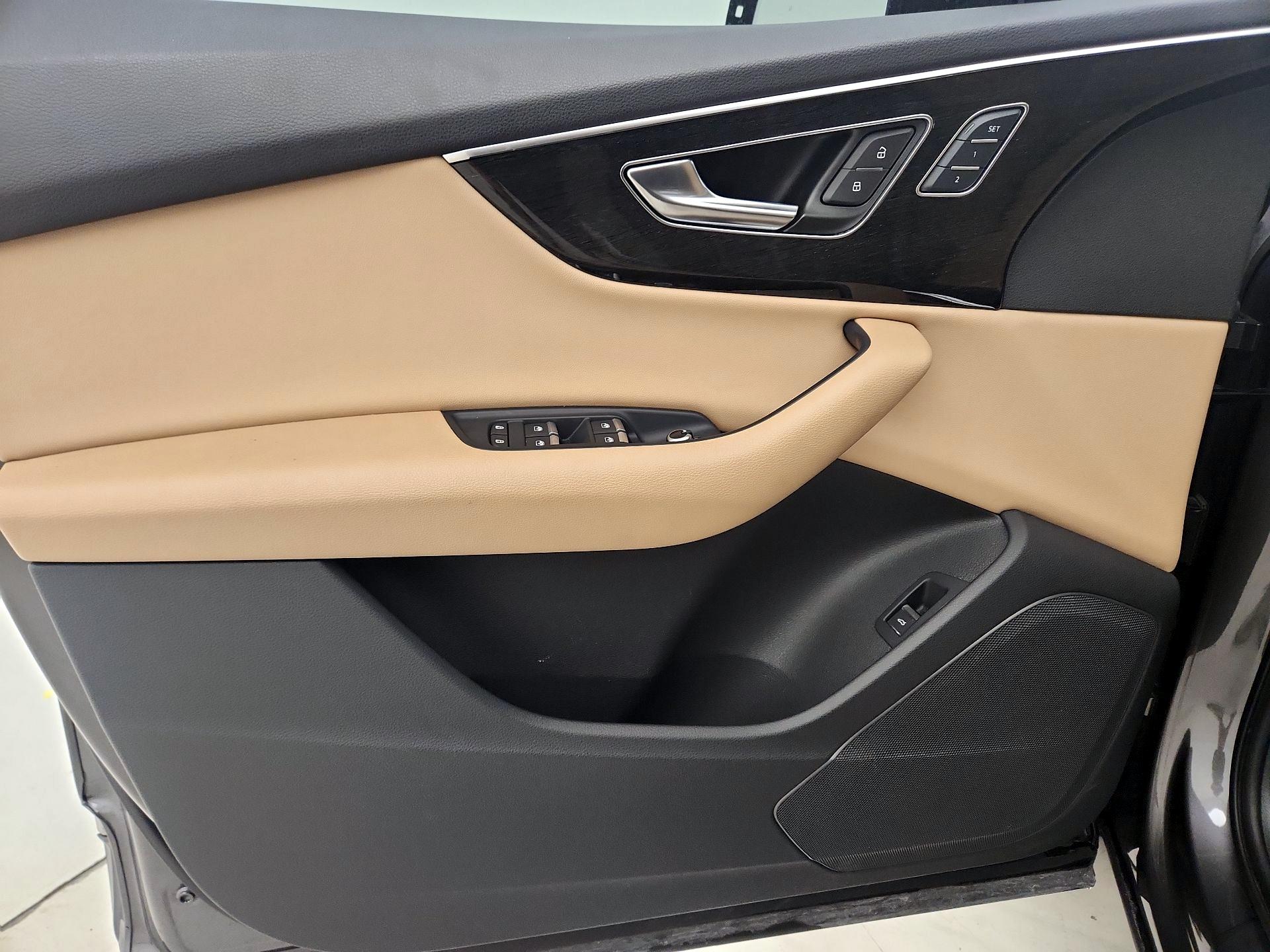 Thumbnail: 2021 Audi Q7 - 12