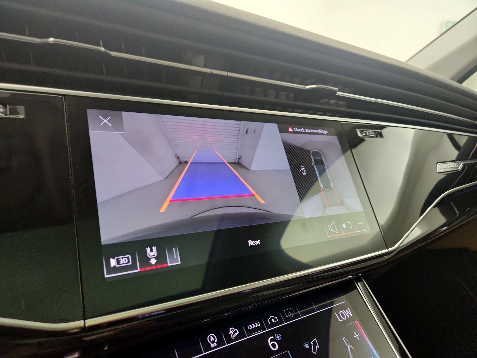 Thumbnail: 2021 Audi Q7 - 15