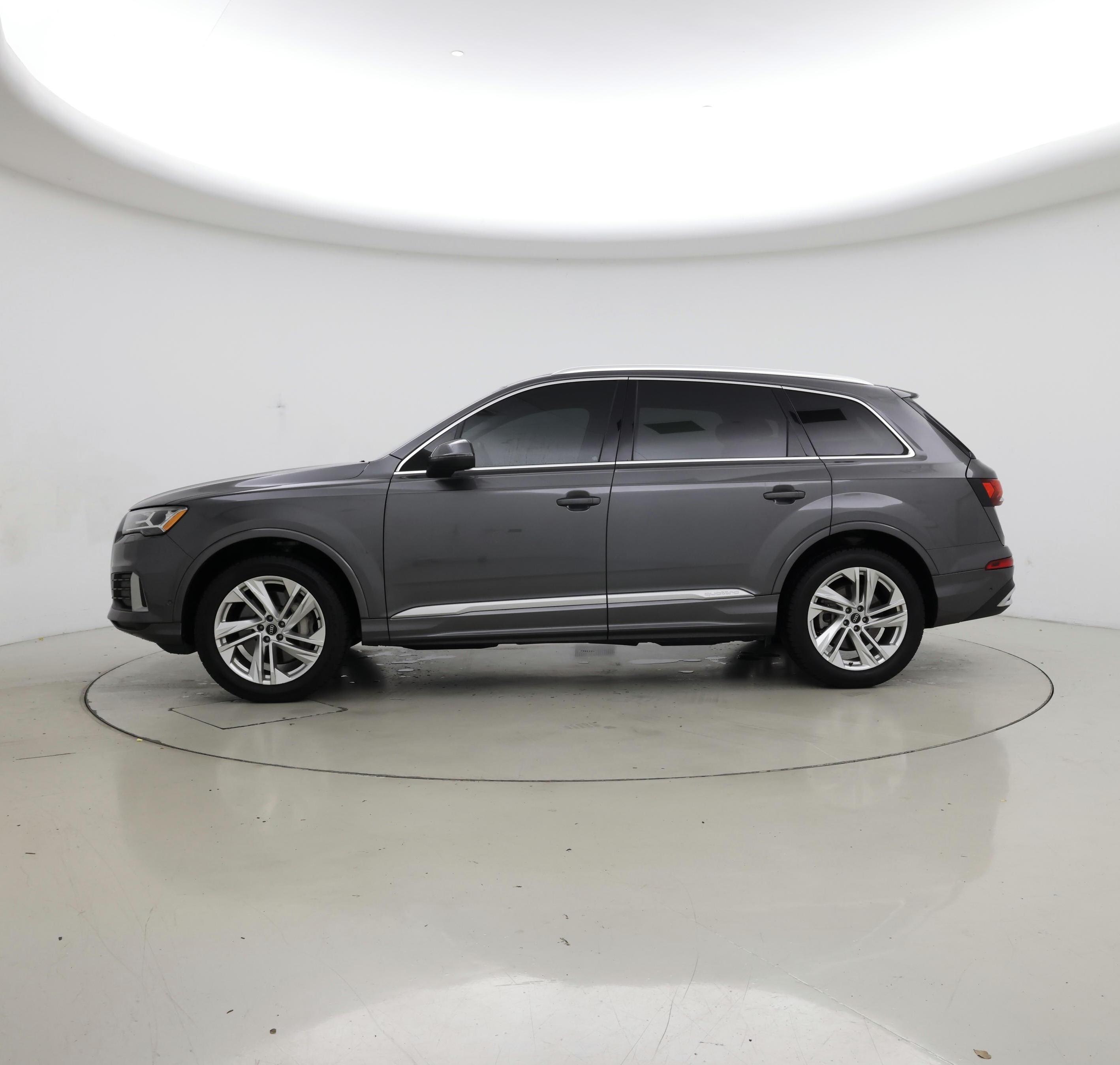 Thumbnail: 2021 Audi Q7 - 3