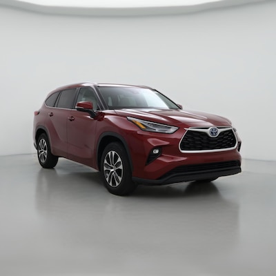 Red 2023 Toyota Highlander Hybrid XLE