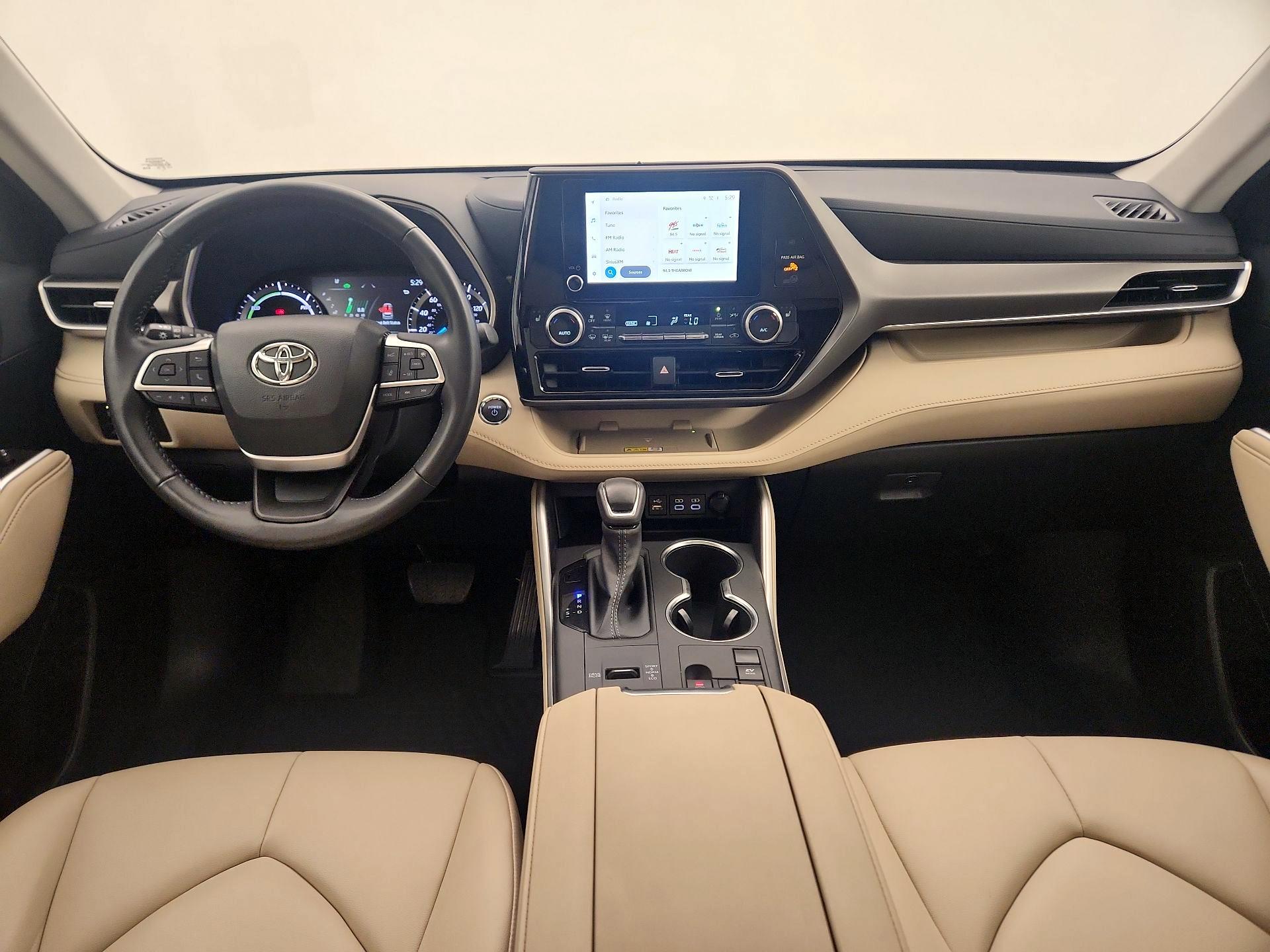 Thumbnail: 2023 Toyota Highlander - 9