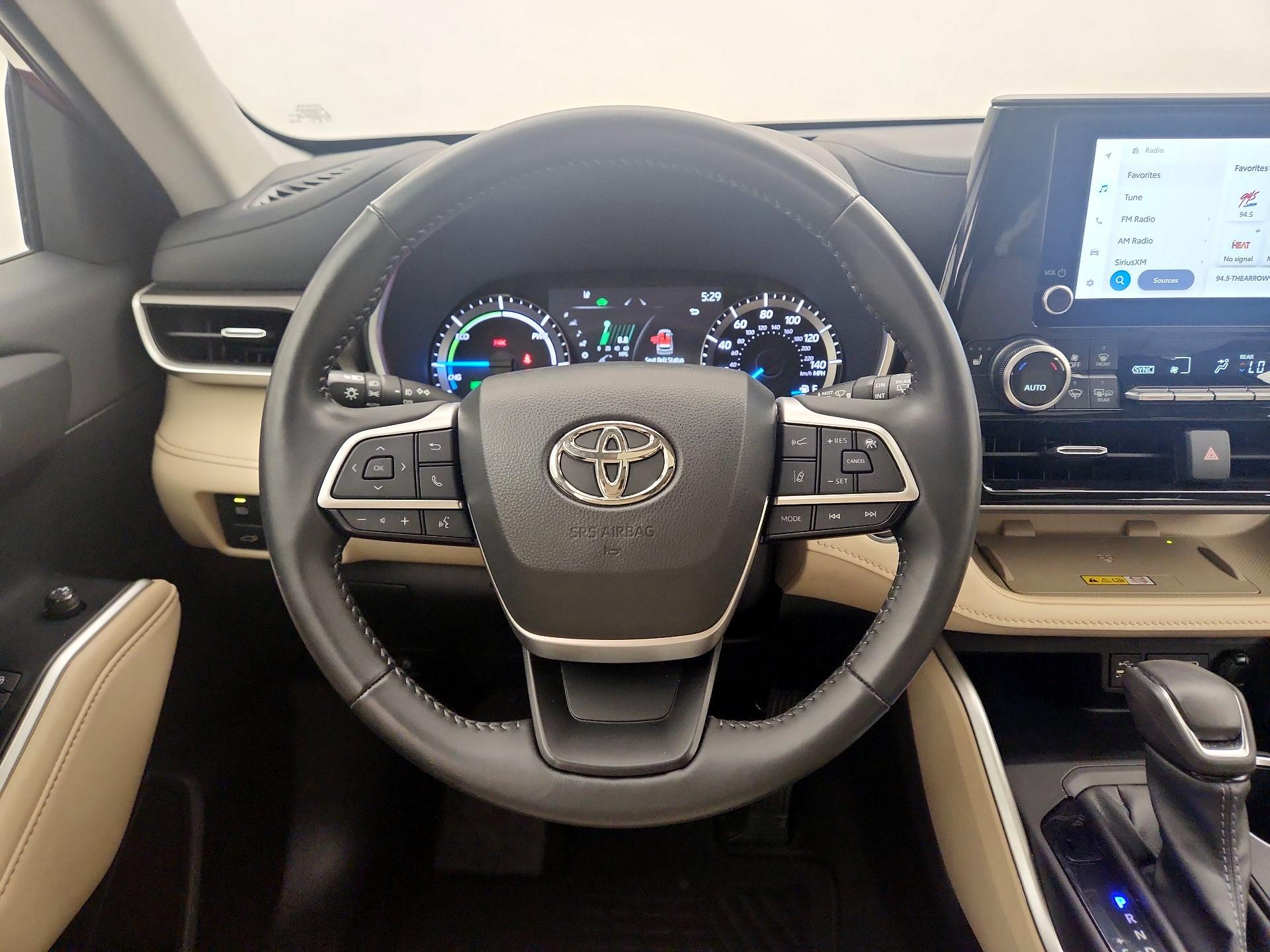 Thumbnail: 2023 Toyota Highlander - 10