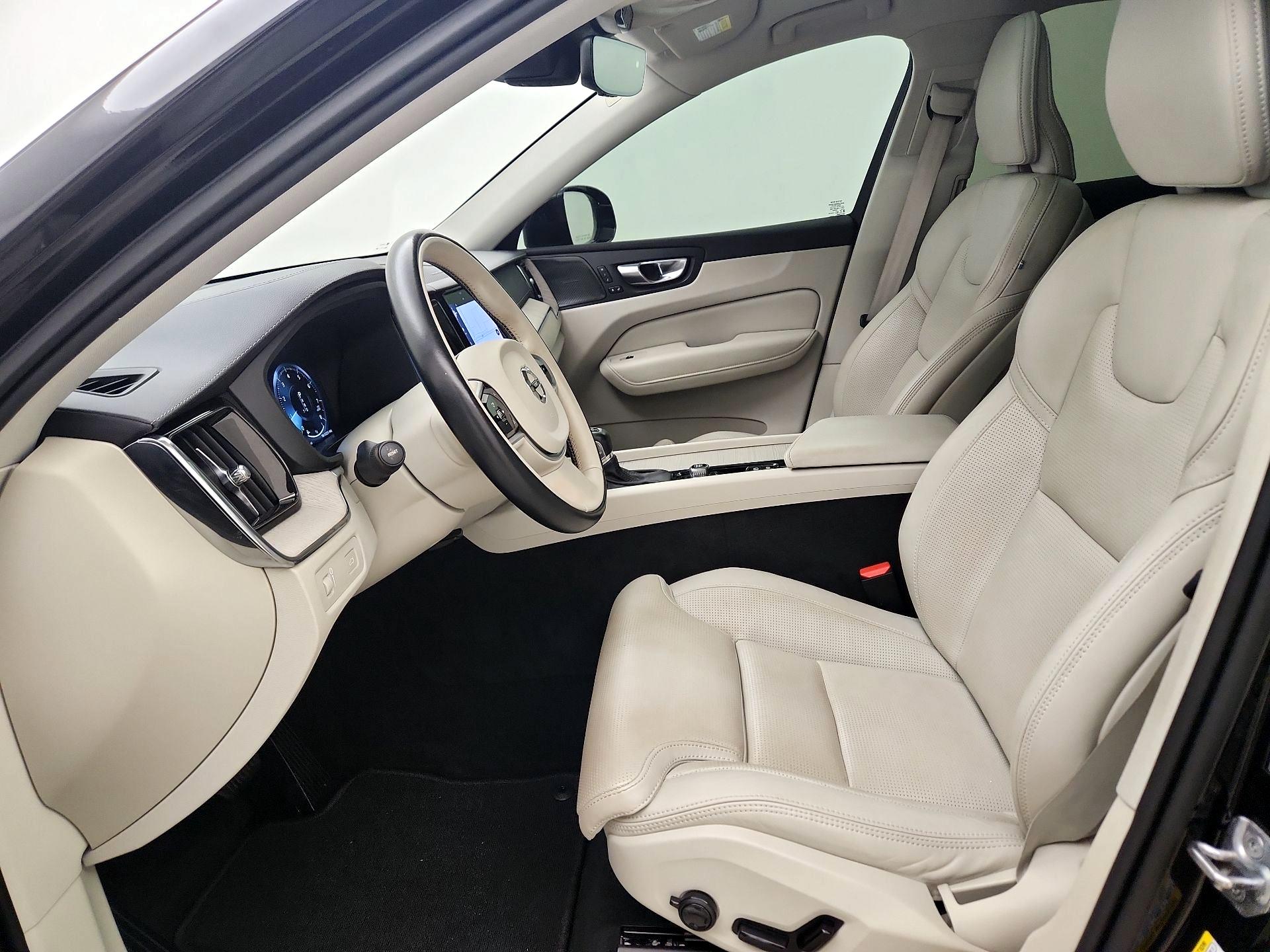 Thumbnail: 2021 Volvo XC60 - 11