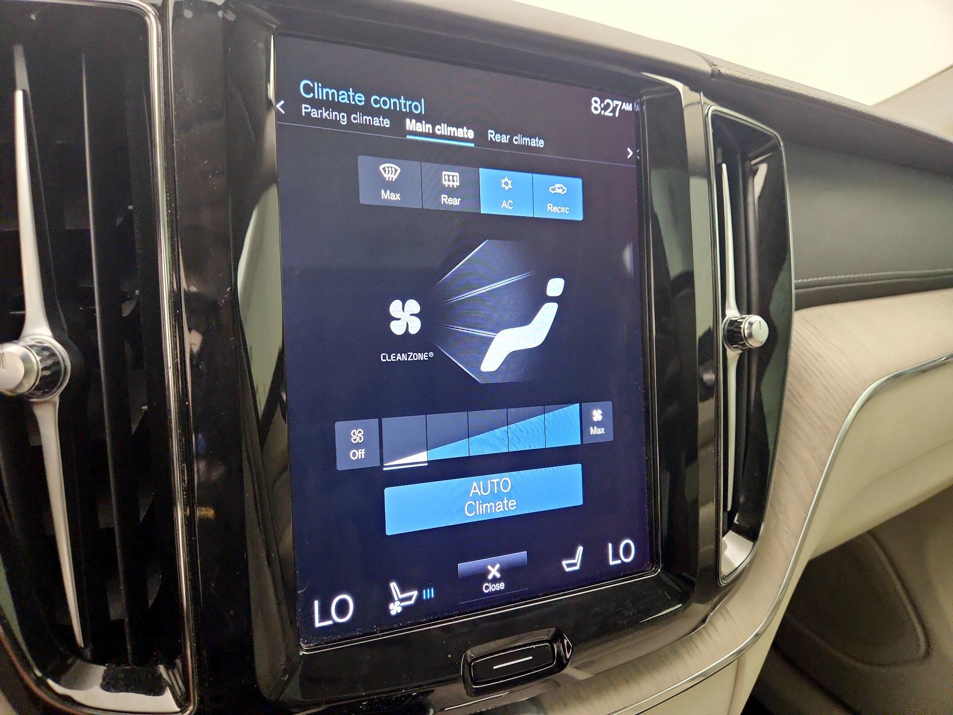 Thumbnail: 2021 Volvo XC60 - 17