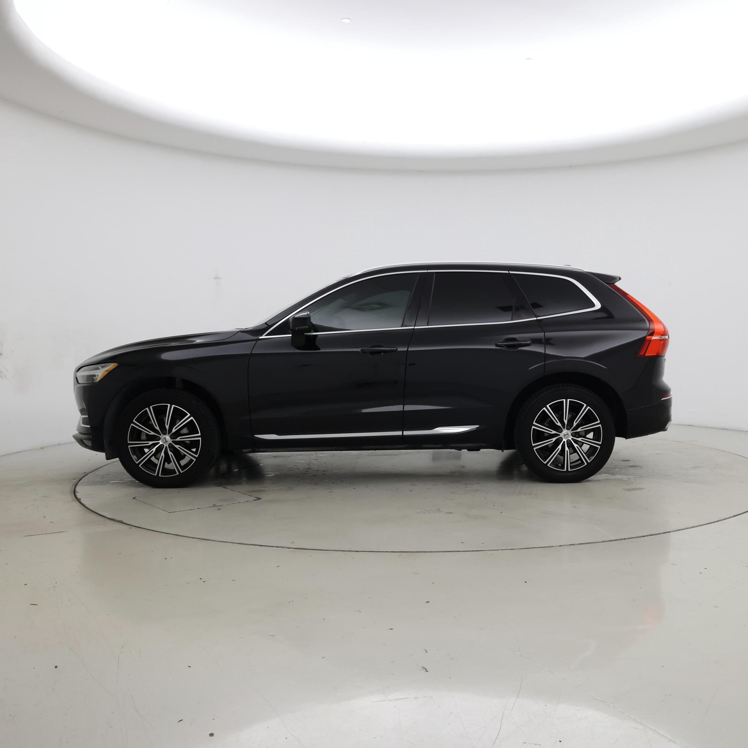 Thumbnail: 2021 Volvo XC60 - 3