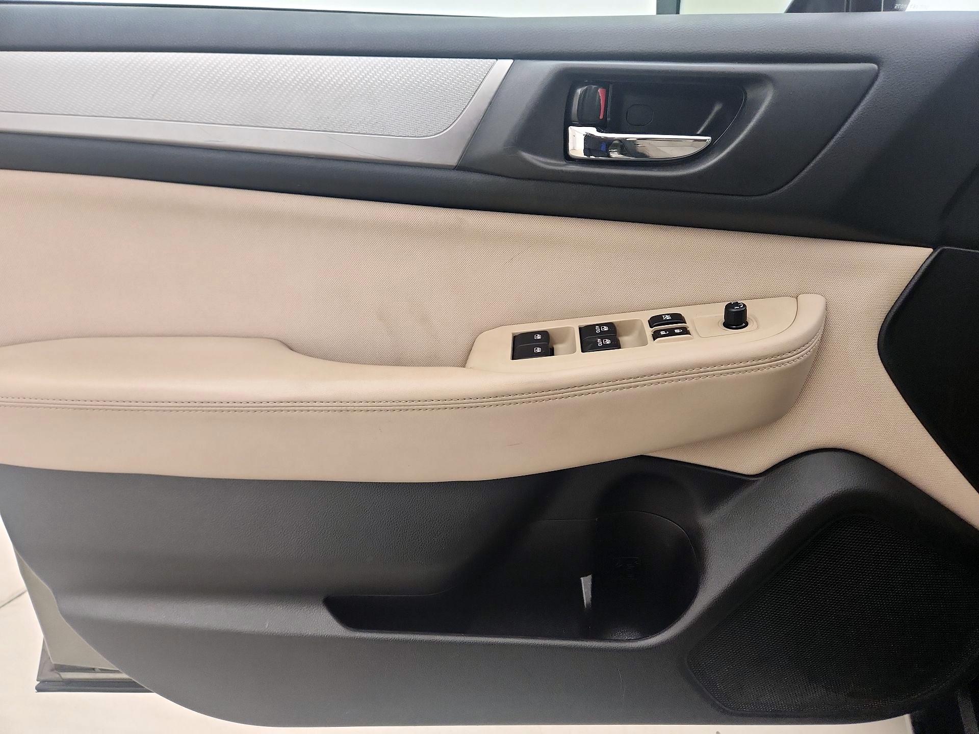 Thumbnail: 2015 Subaru Outback - 12