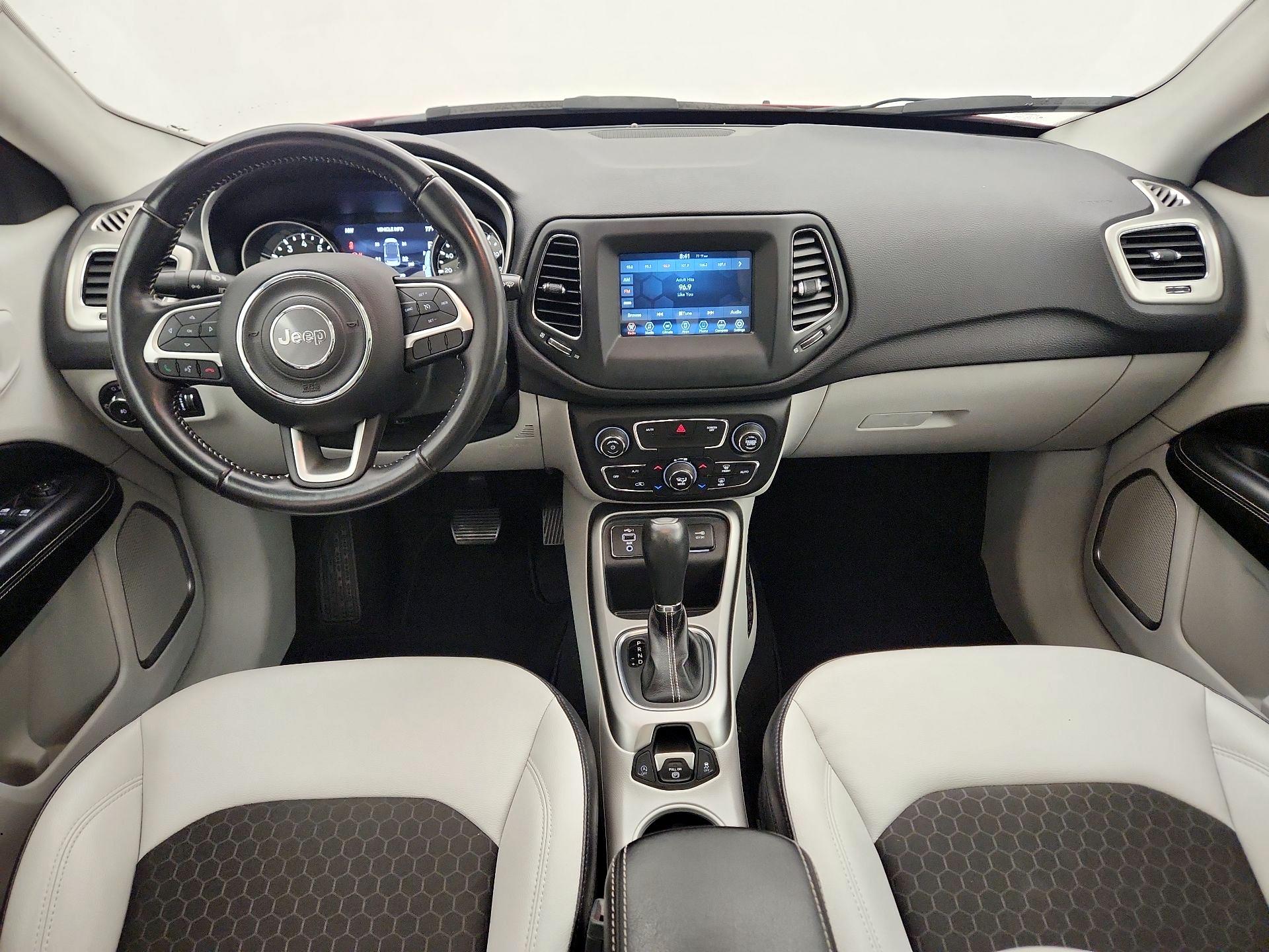 Thumbnail: 2020 Jeep Compass - 9