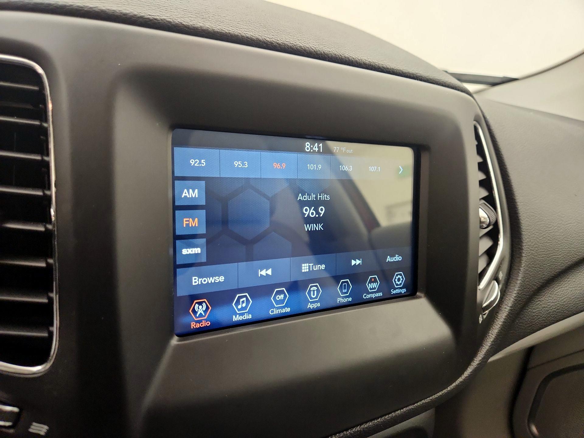 Thumbnail: 2020 Jeep Compass - 15