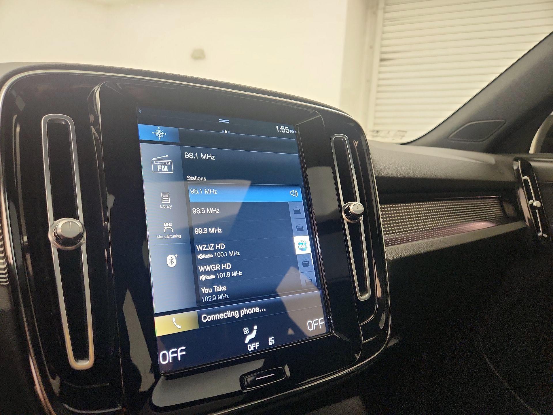 Thumbnail: 2021 Volvo XC40 - 15