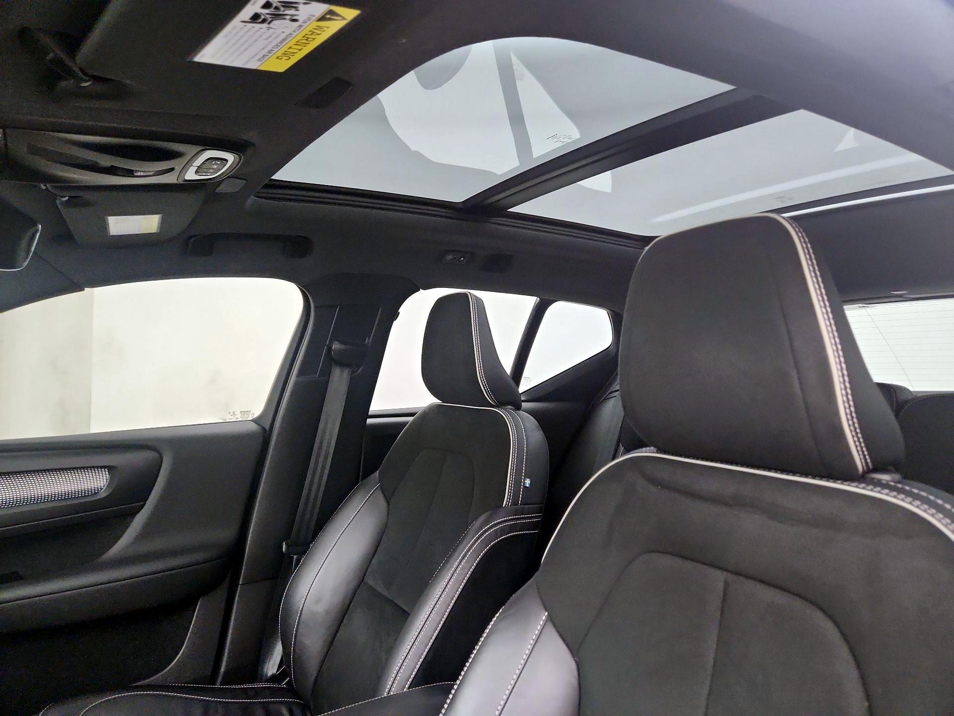 Thumbnail: 2021 Volvo XC40 - 19